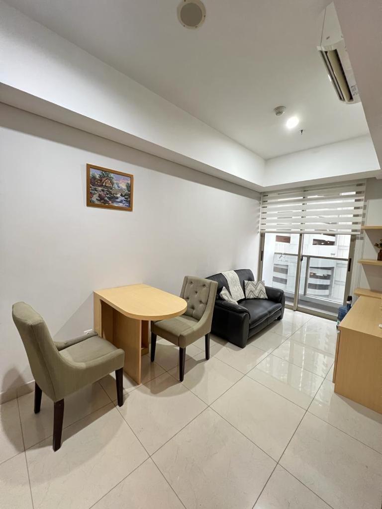 Apartment Gin *