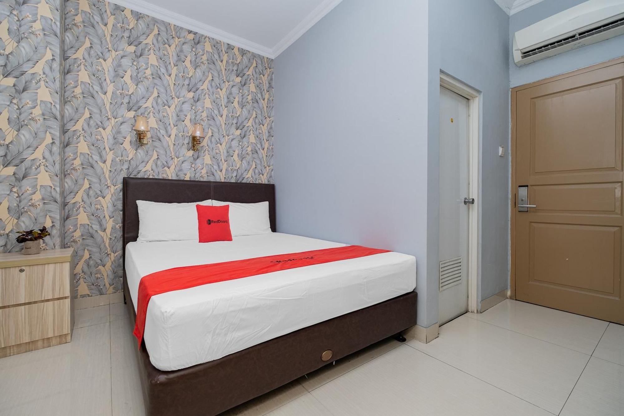 Reddoorz @ Cideng Barat Guest house 3*