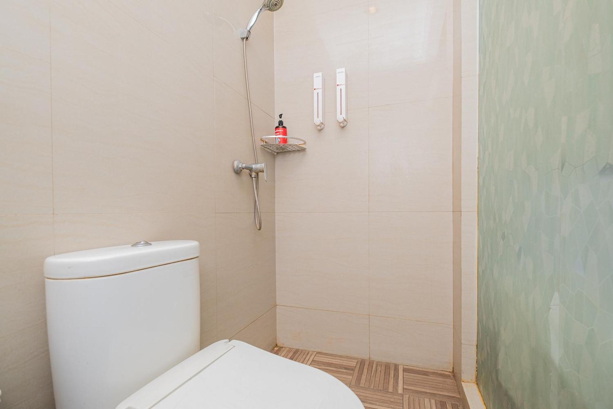 Guest house Reddoorz @ Cideng Barat 3*