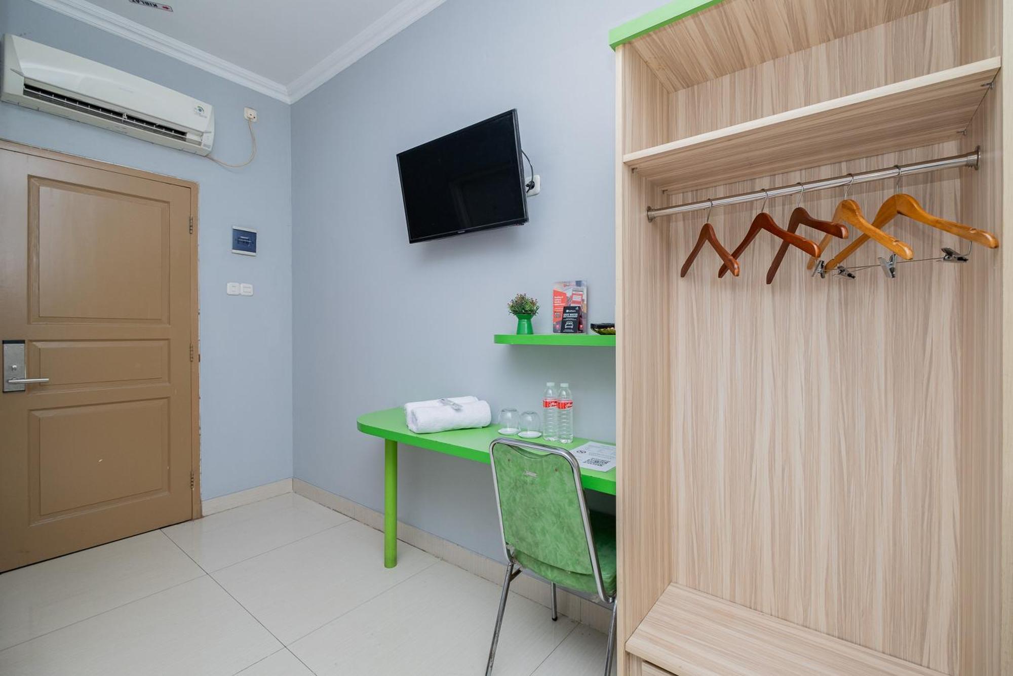 Guest house Reddoorz @ Cideng Barat Jakarta