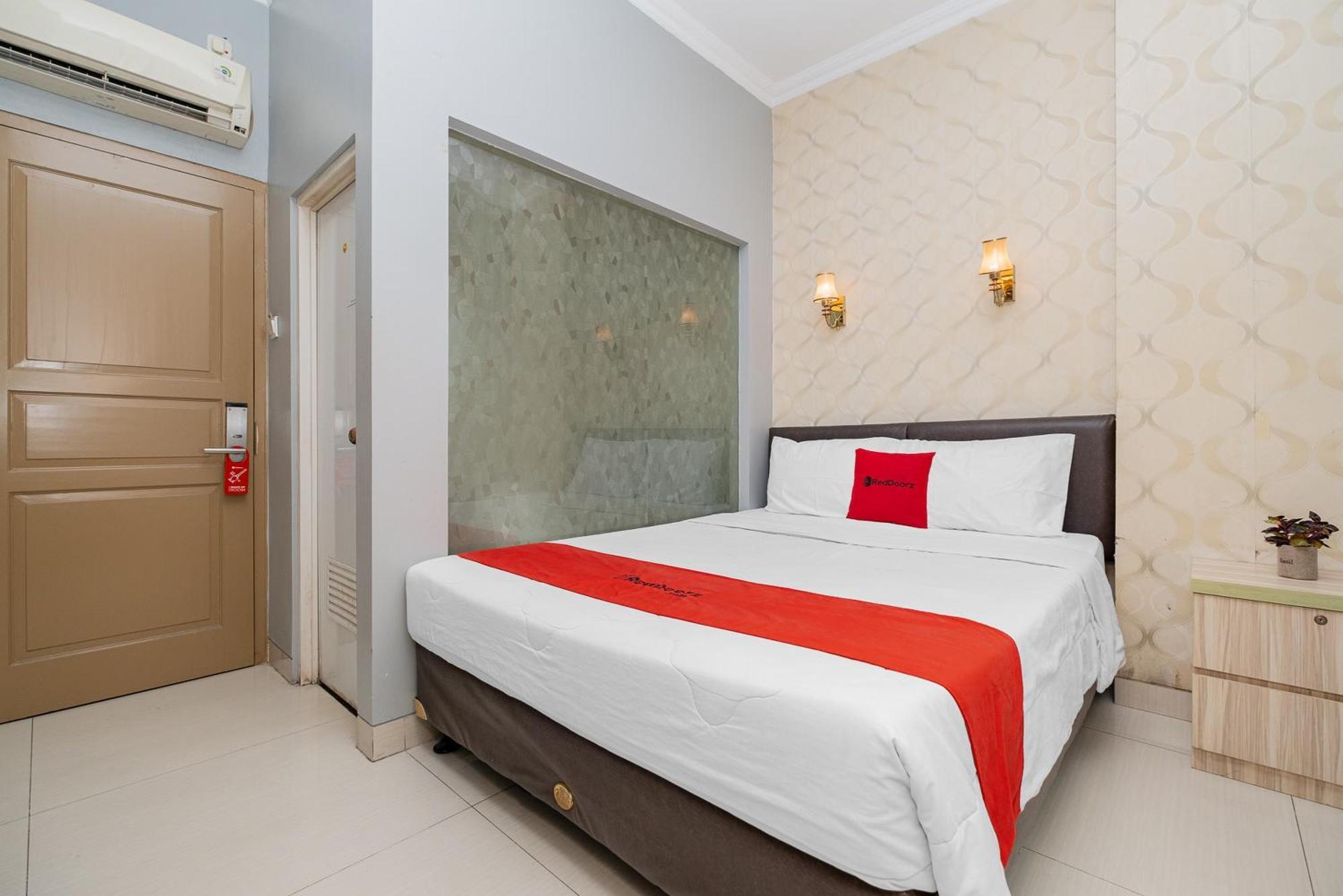 Reddoorz @ Cideng Barat Guest house Jakarta