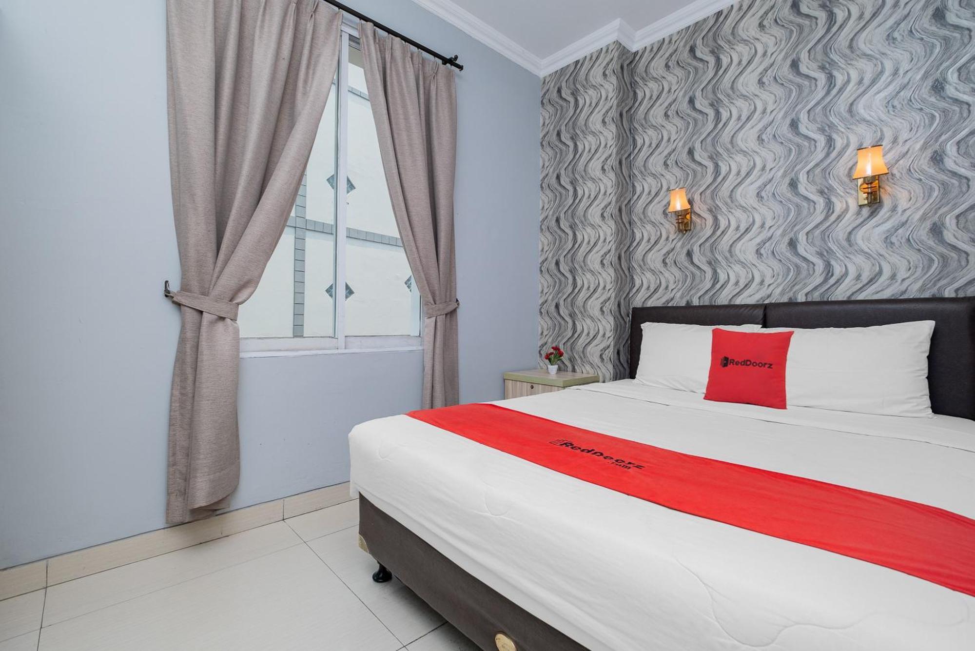 Reddoorz @ Cideng Barat Guest house 3*