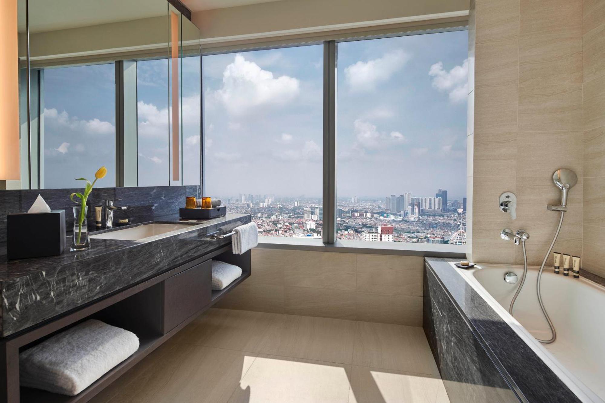 Parkroyal Serviced Hotel