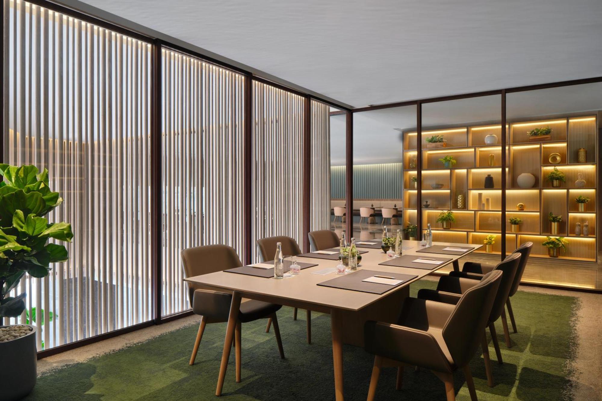 Parkroyal Serviced Hotel 5*