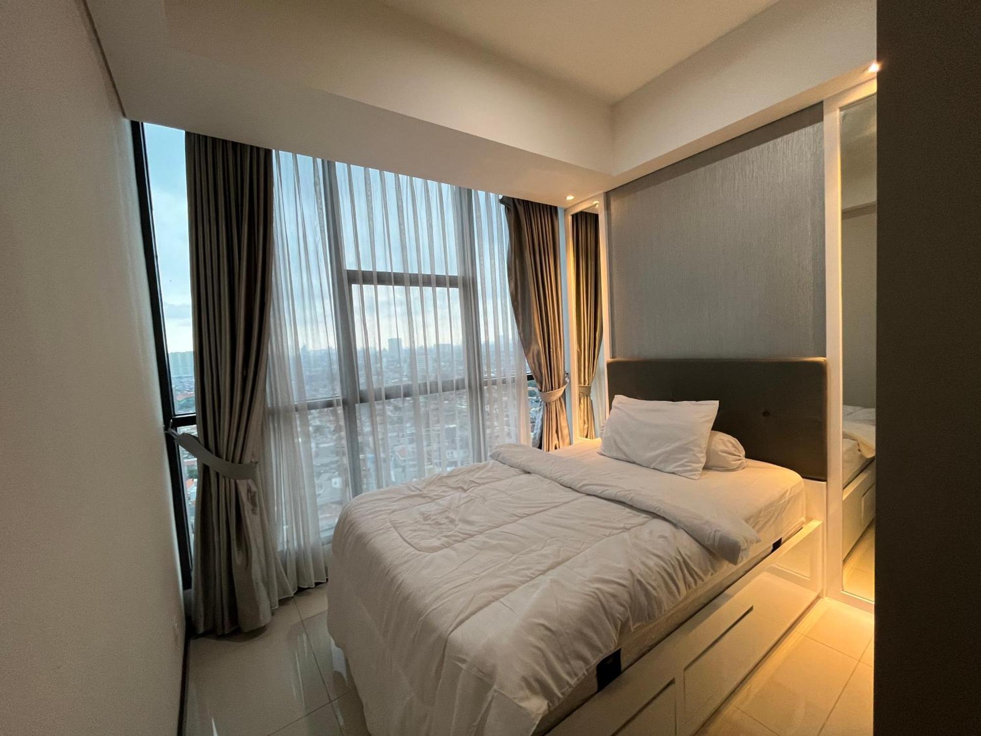 Luxury & Comfy 2+1br @kokas Apartment Jakarta