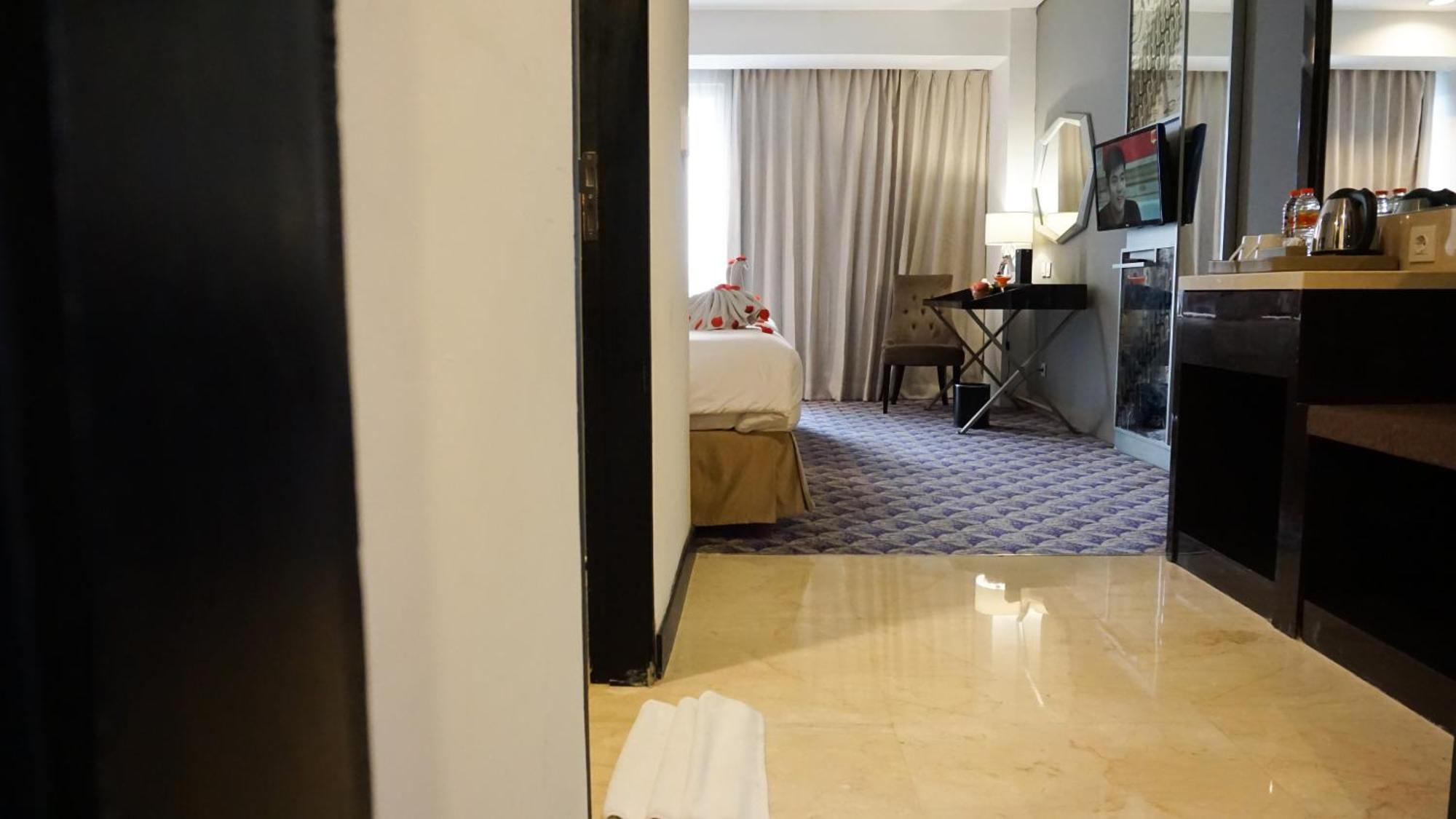 Hotel Aston Bellevue Radio Dalam Jakarta
