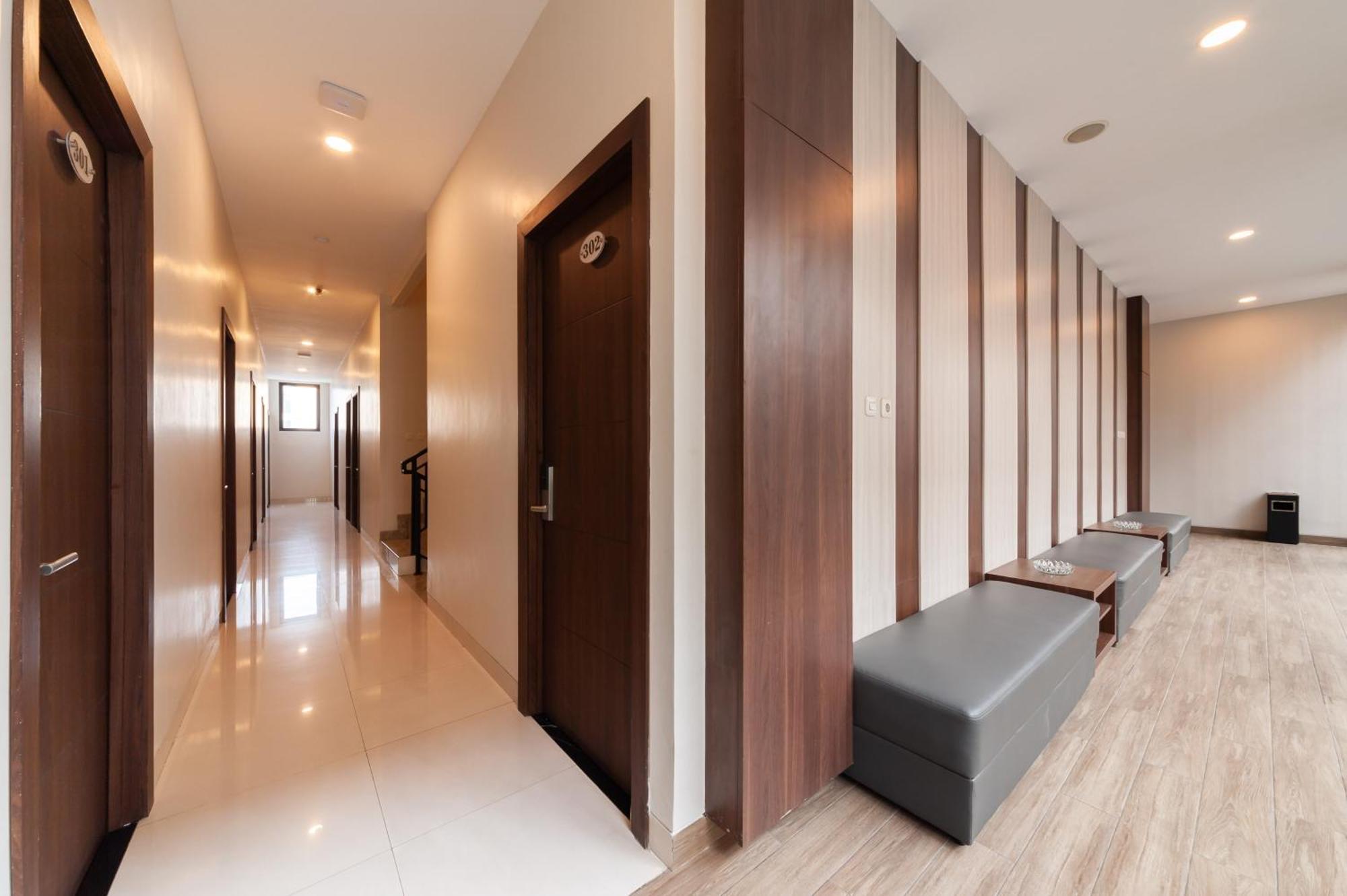 Urbanview Cengkareng By Reddoorz Hotel 3*