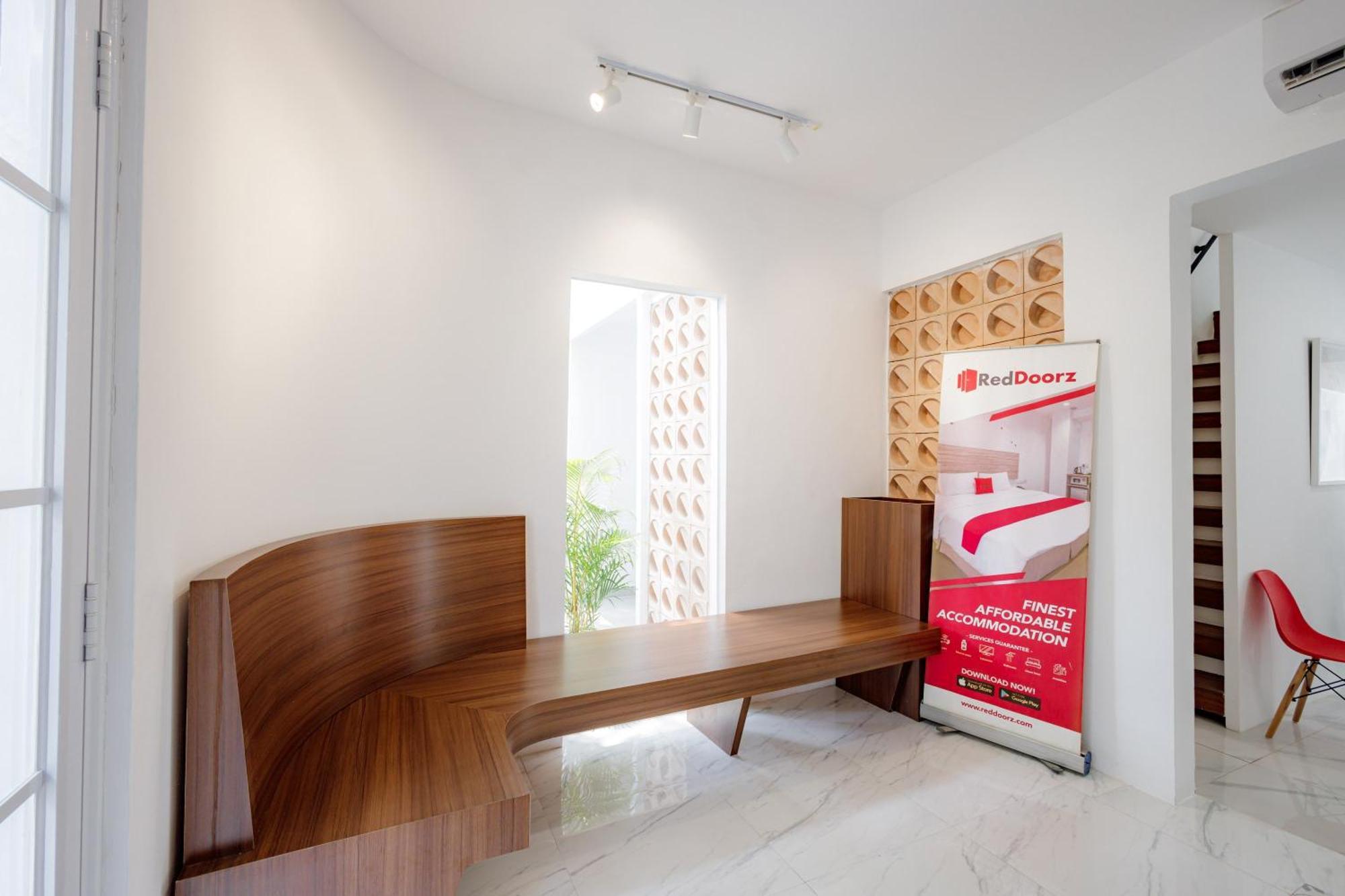 Reddoorz At Jalan Gatot Subroto 2* Jakarta