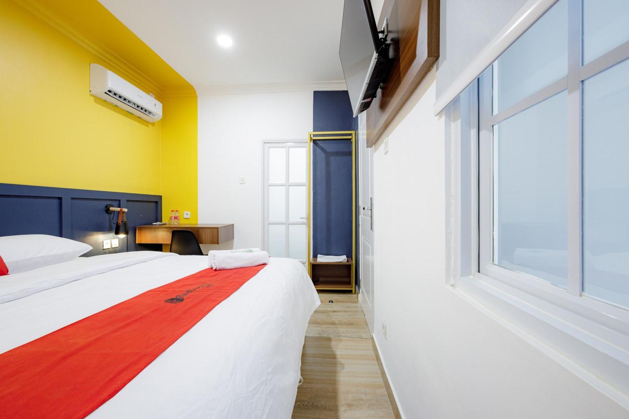 Reddoorz At Jalan Gatot Subroto Jakarta