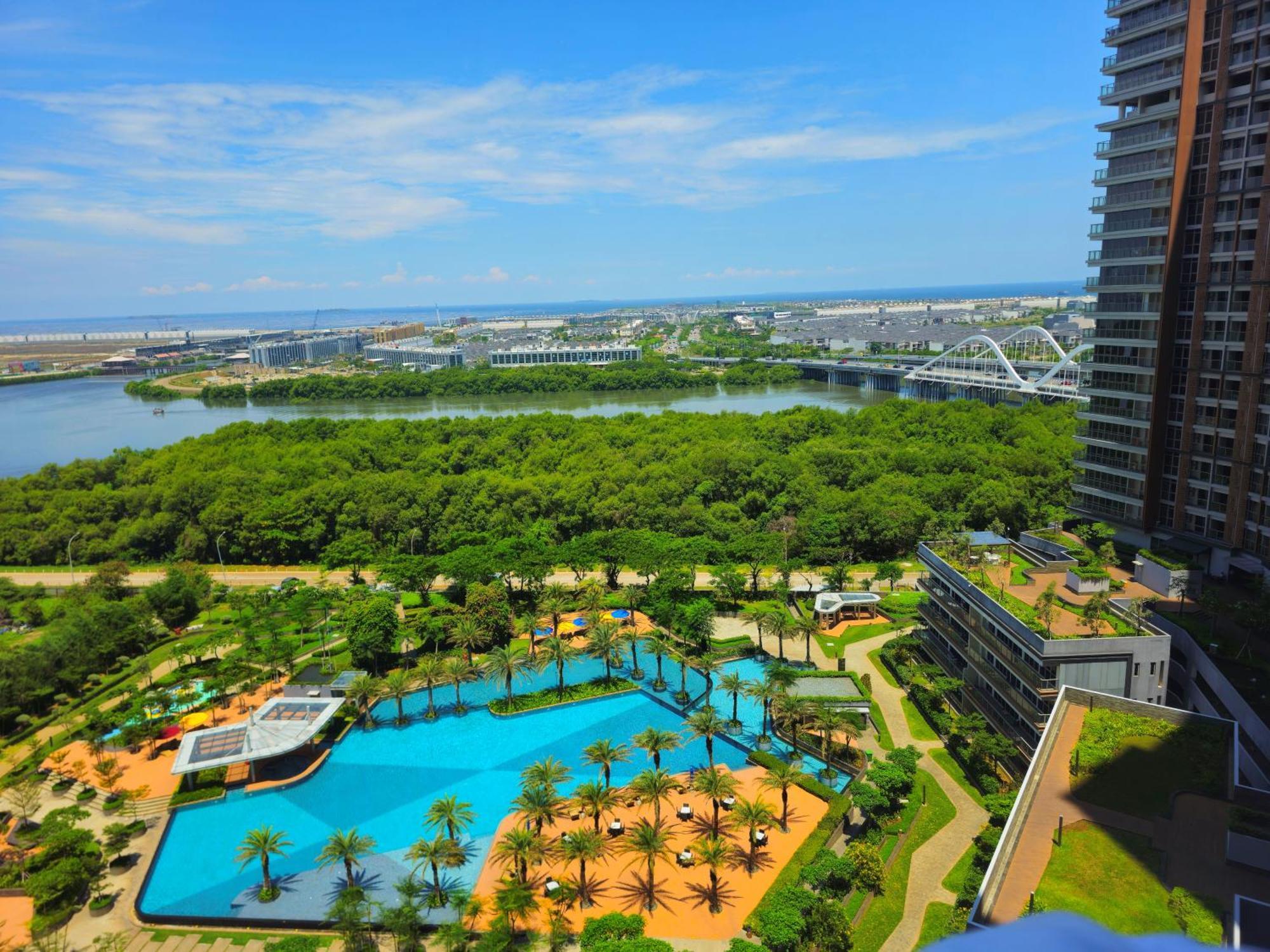 Sea View At Gold Coast Pik By Mysweethome * Jakarta