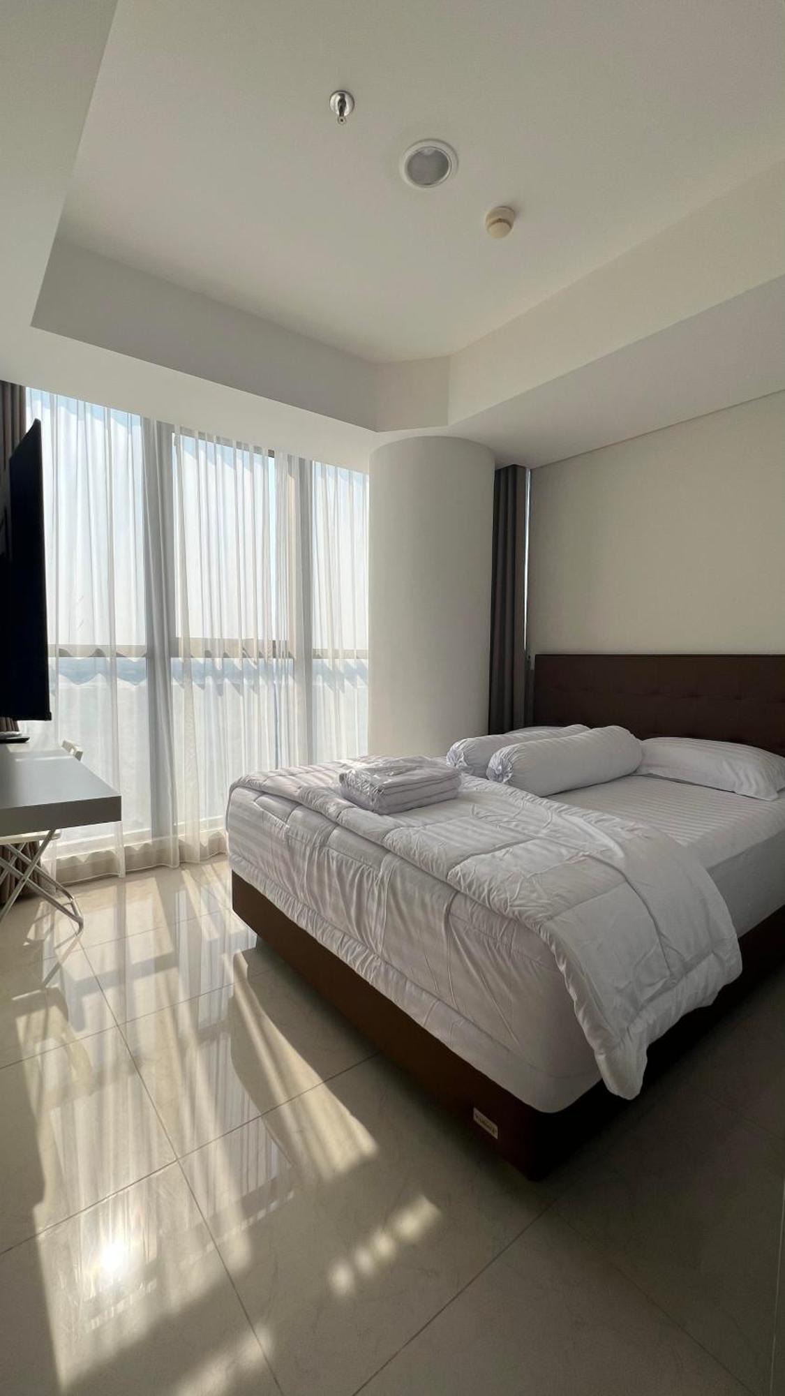 Gold Coast Pik Sea View 2 Br Apartment Jakarta
