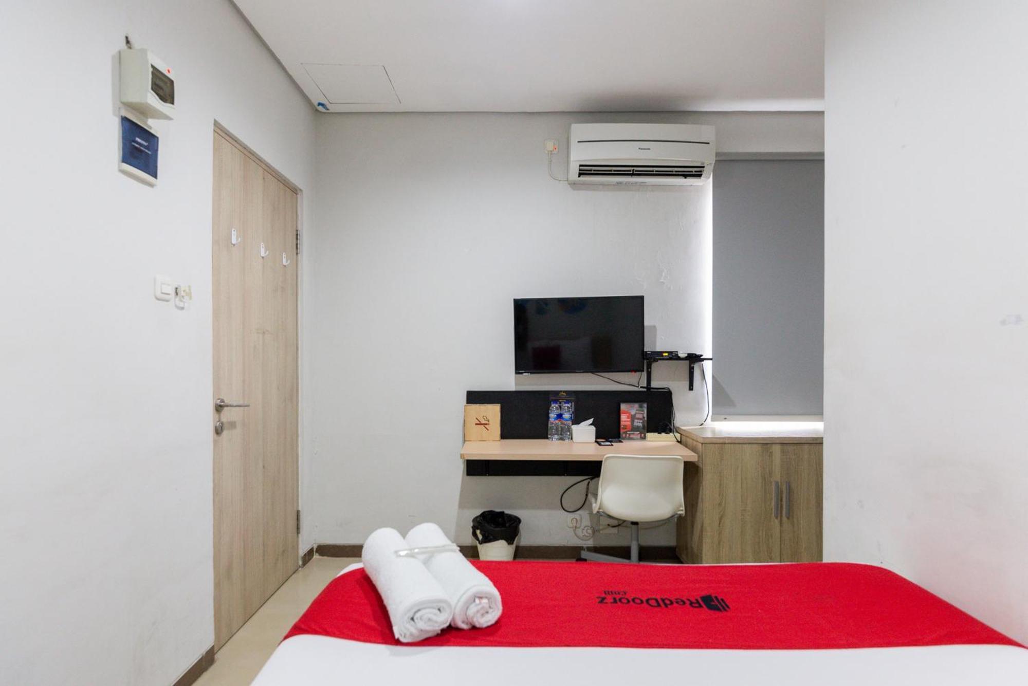 Reddoorz Syariah Near Mall Indah Hotel Jacarta