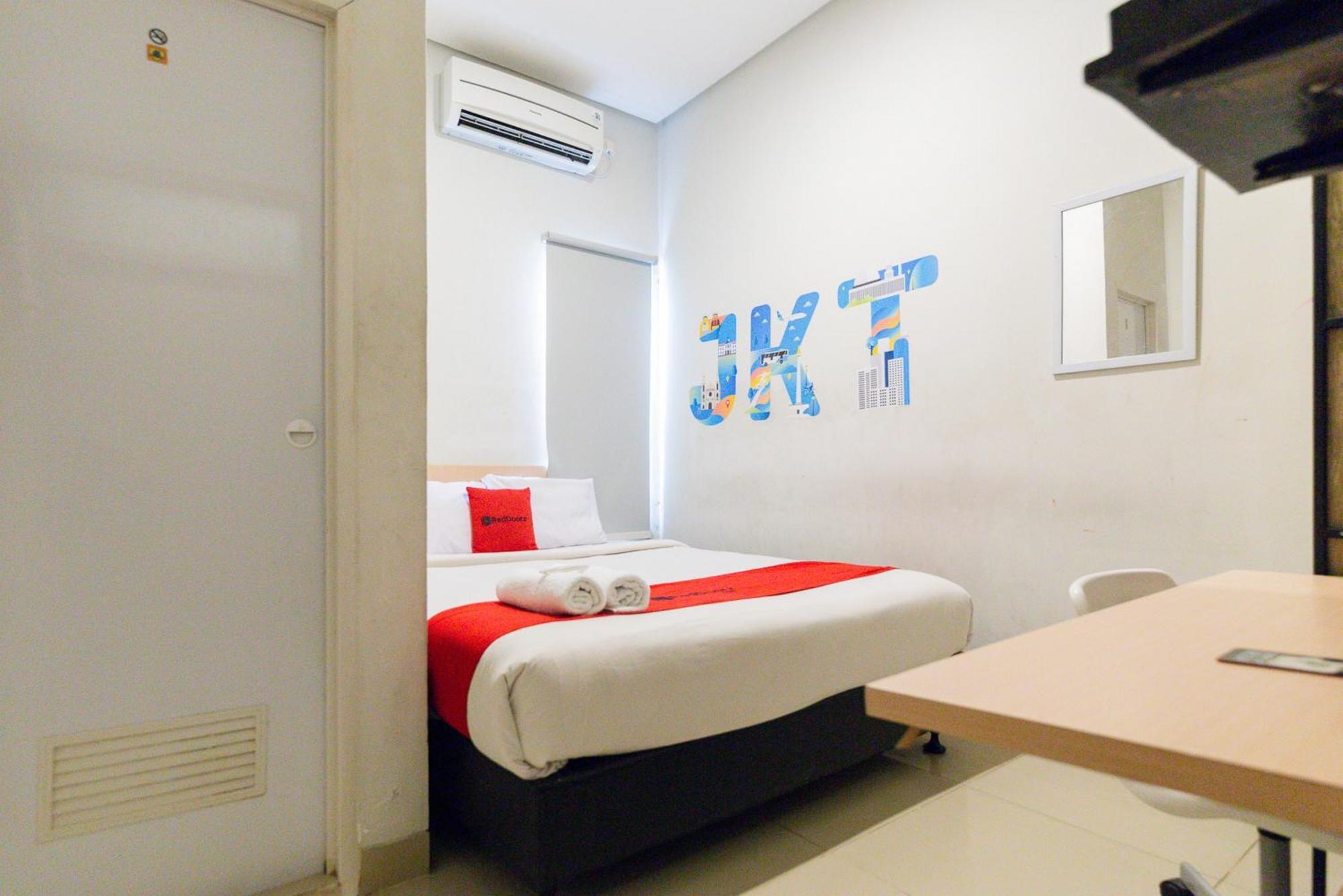 Reddoorz Syariah Near Mall Indah Hotel 3*