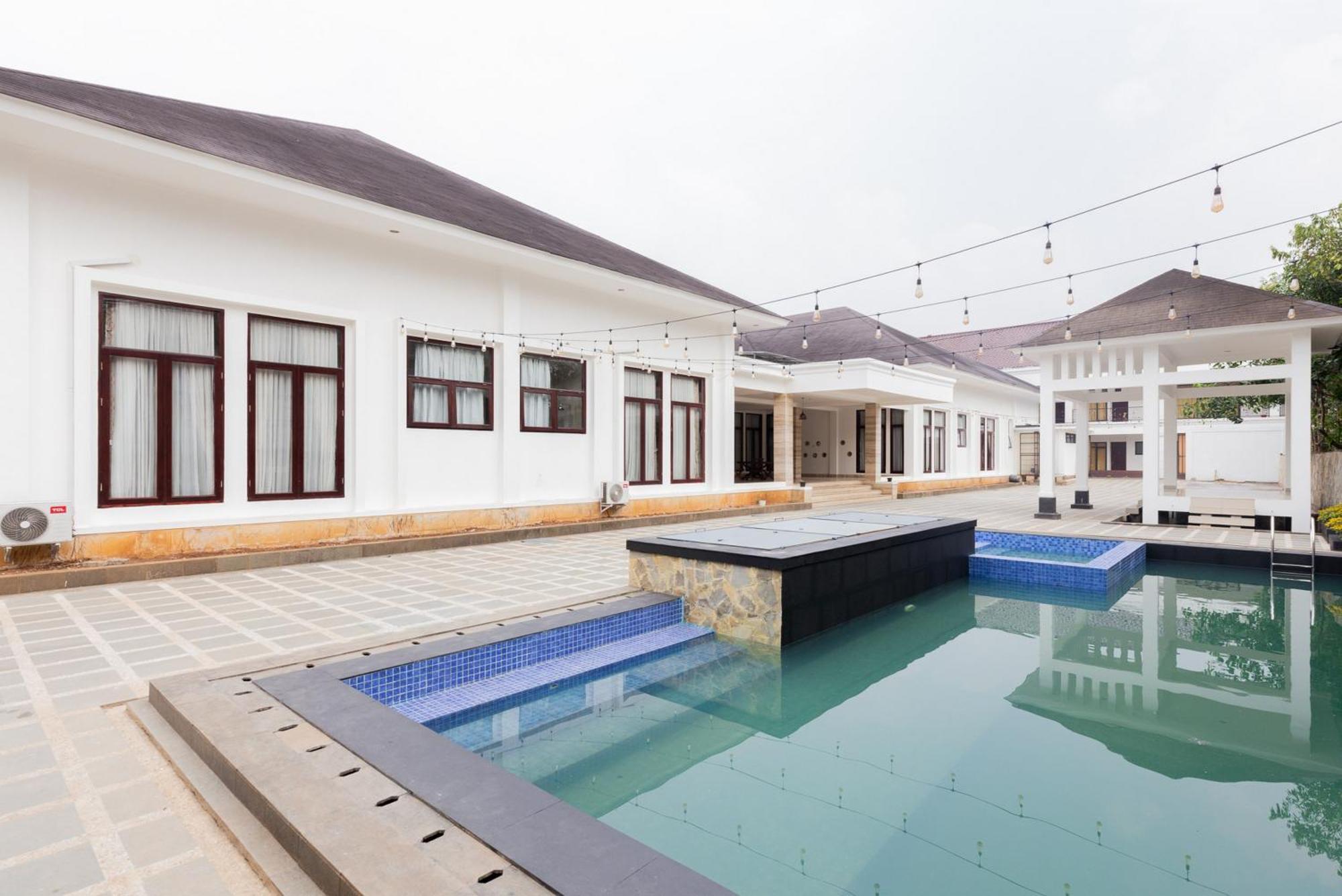 Reddoorz Premium Near Stasiun Lenteng Agung Guest house Jakarta