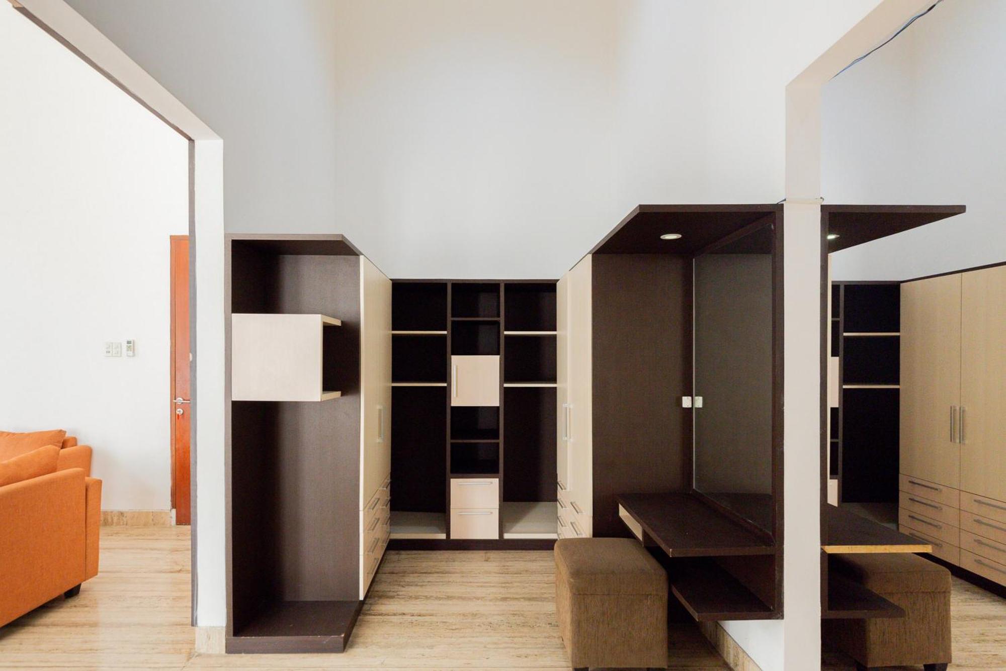 Guest house Reddoorz Premium Near Stasiun Lenteng Agung 2*