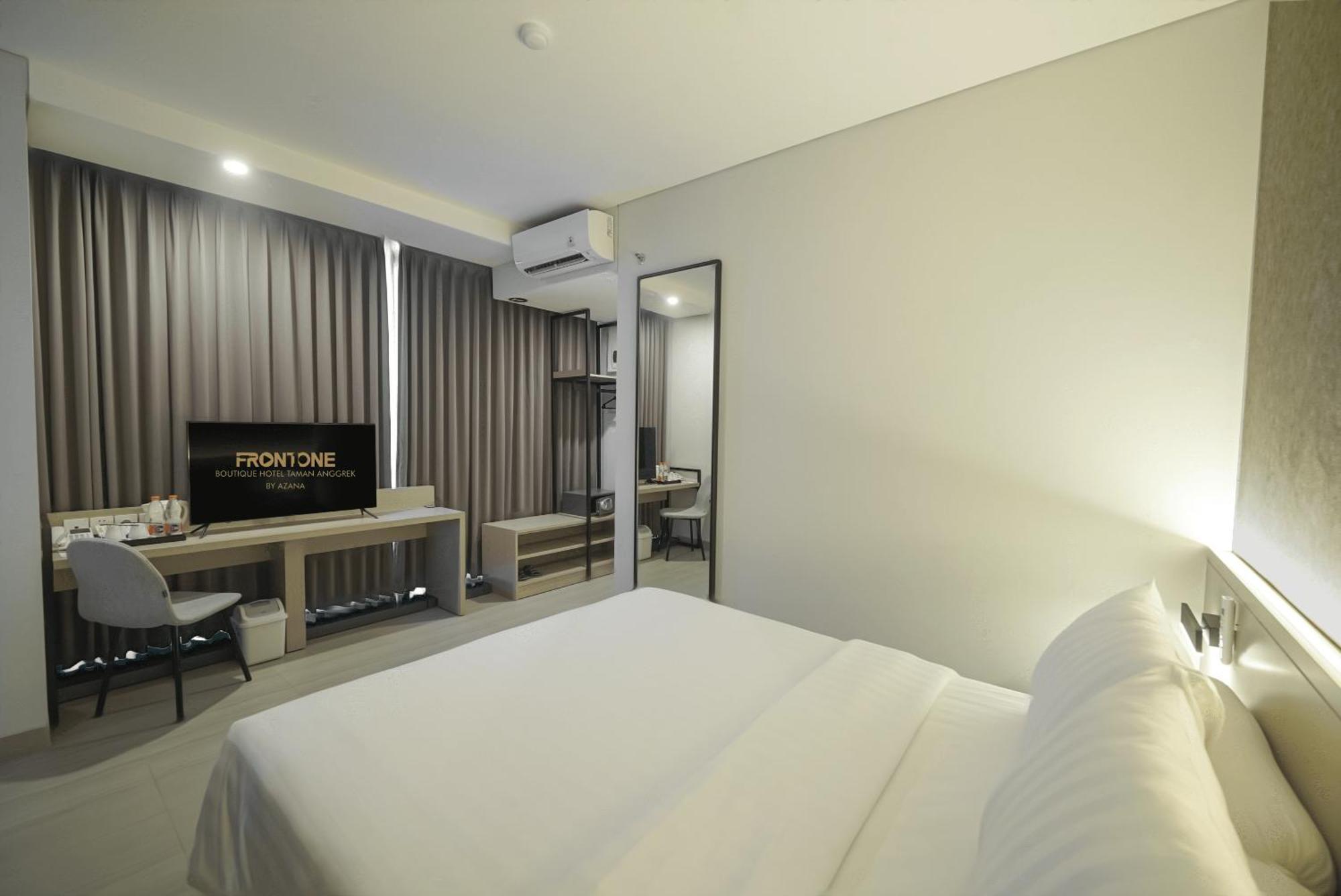 Hotel Front One Boutique Taman Anggrek 3*