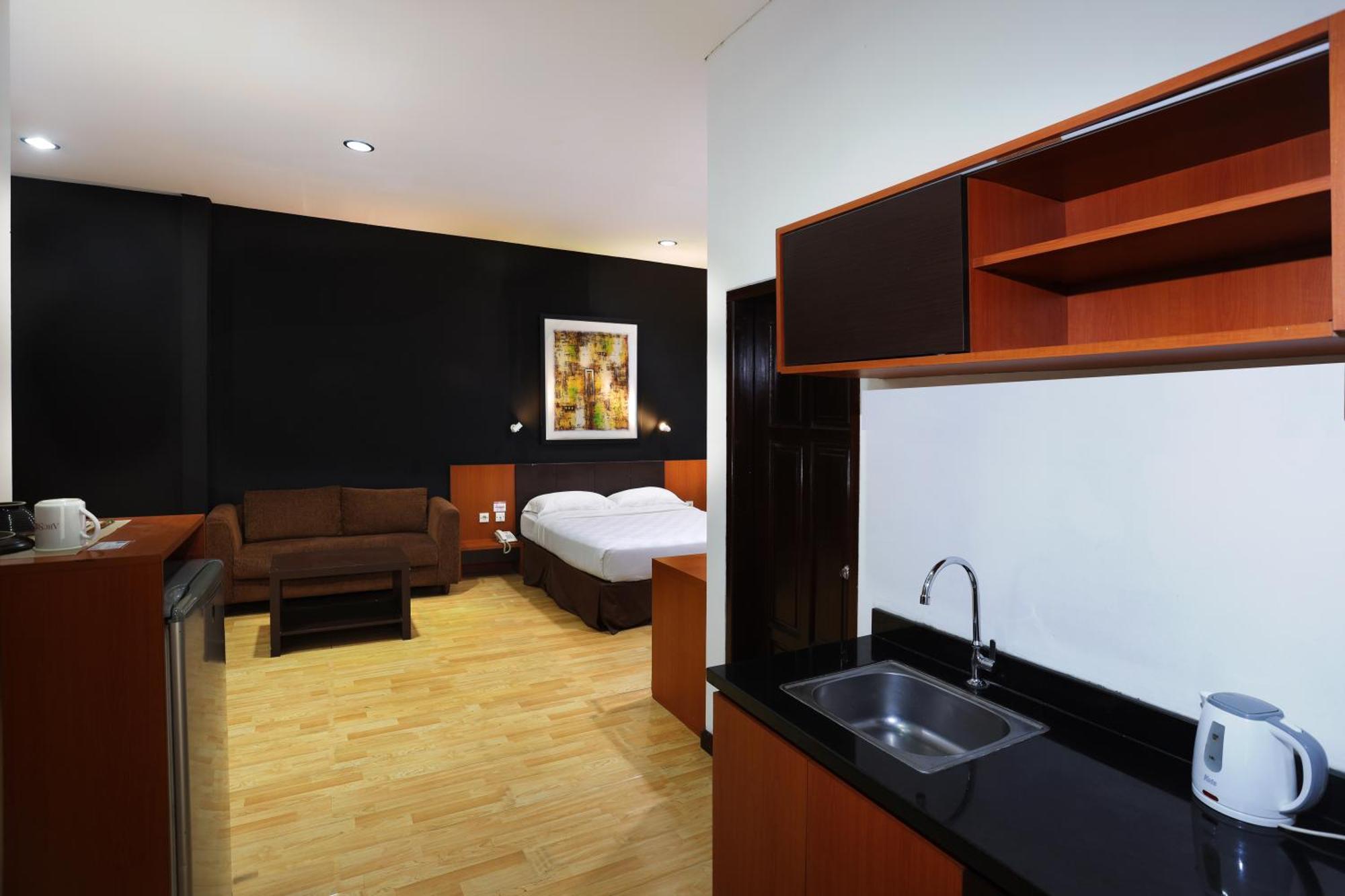Wisma tamu Arcs House Menteng By Jambuluwuk