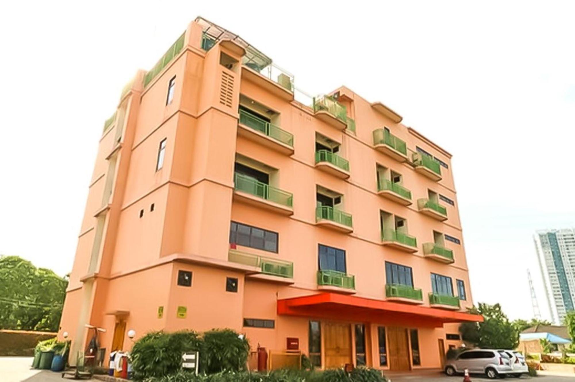Hotel 678 Cawang Powered By Cocotel Jakarta