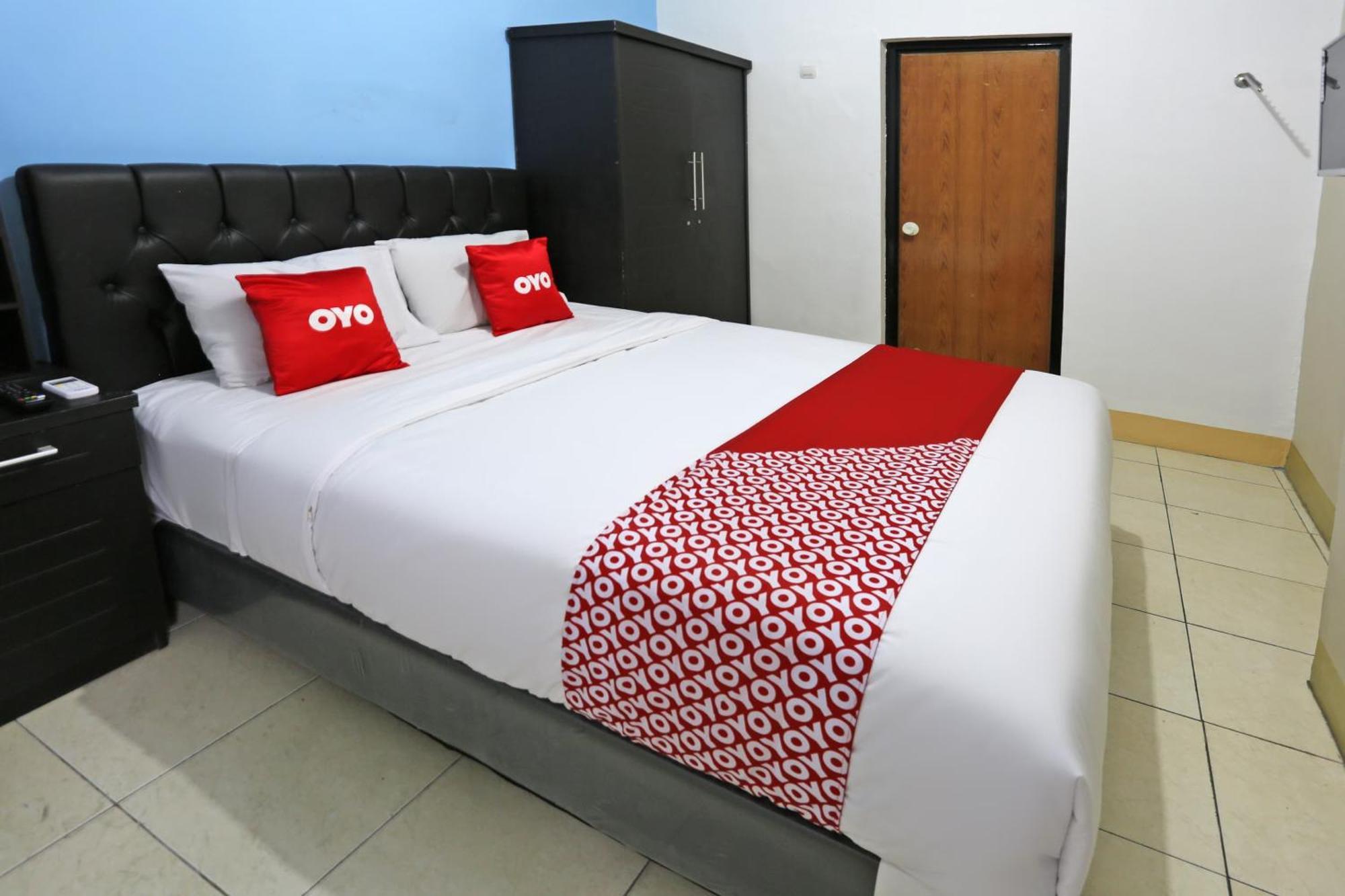 Khách sạn Oyo 3865 Niaga Jakarta