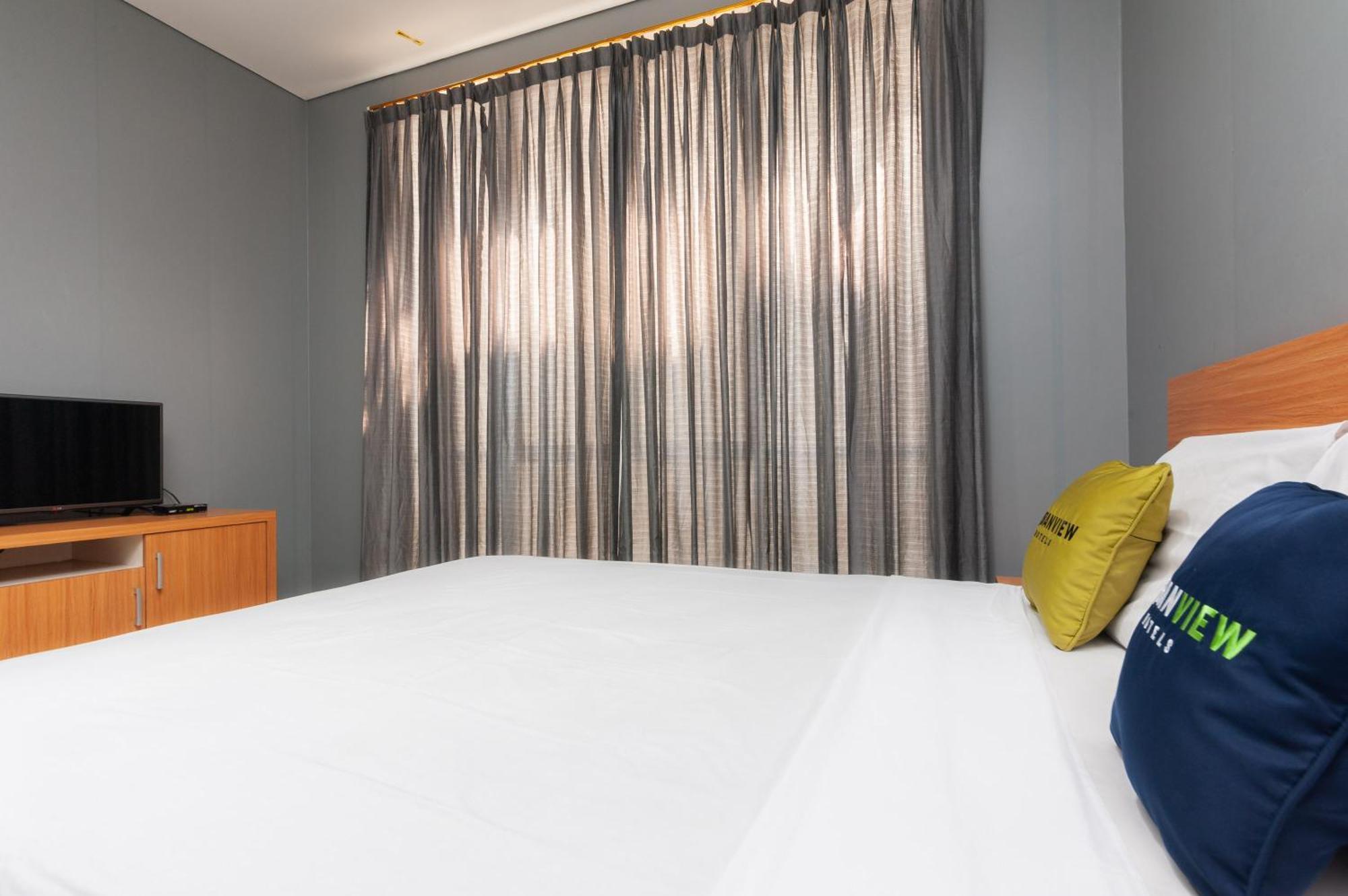 Reddoorz Near Kelapa Dua Kebon Jeruk Hotel 3*