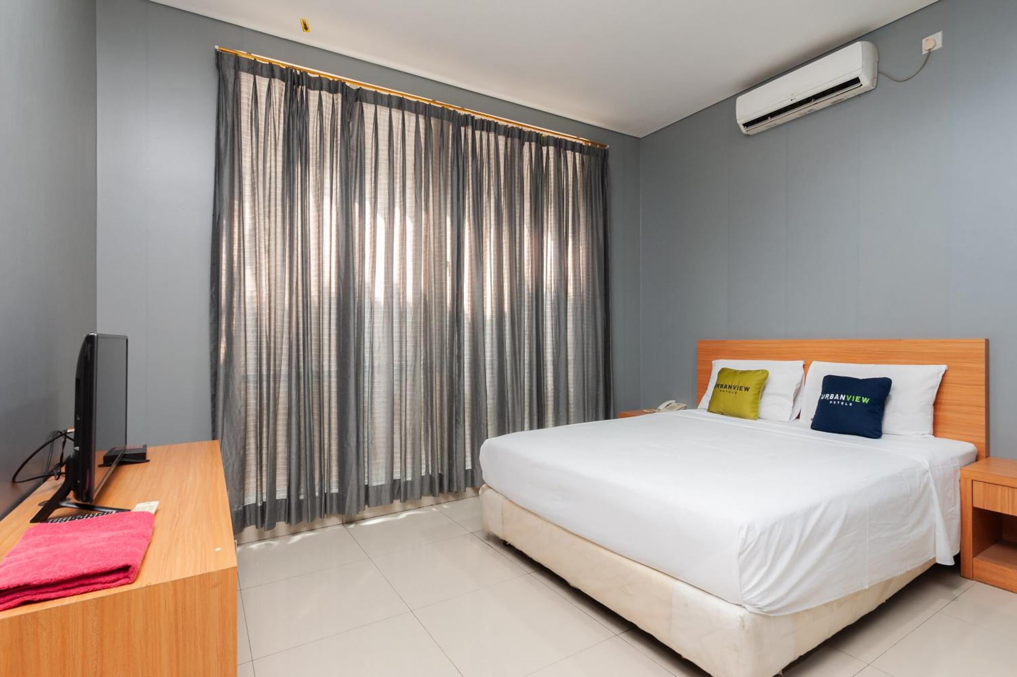 Hotel Reddoorz Near Kelapa Dua Kebon Jeruk