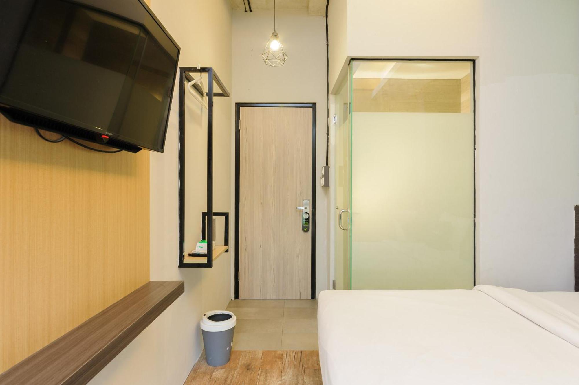 Urbanview Caverna Gandaria By Reddoorz Guest house