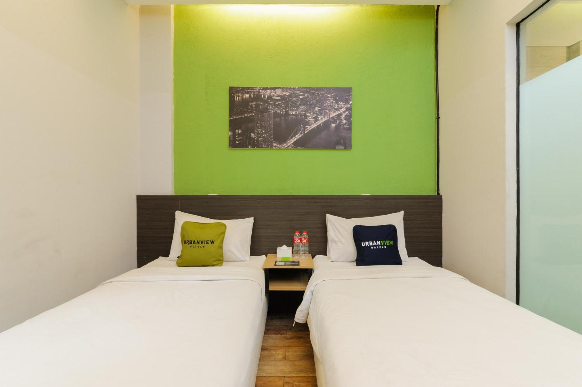 Guest house Urbanview Caverna Gandaria By Reddoorz Jakarta