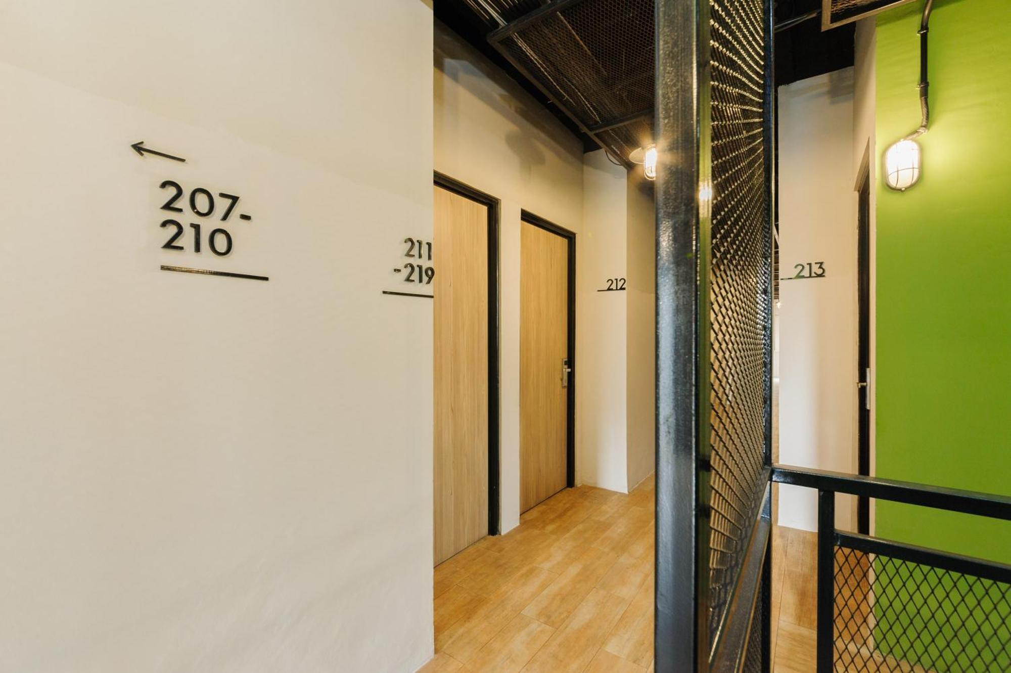 Guest house Urbanview Caverna Gandaria By Reddoorz 3*