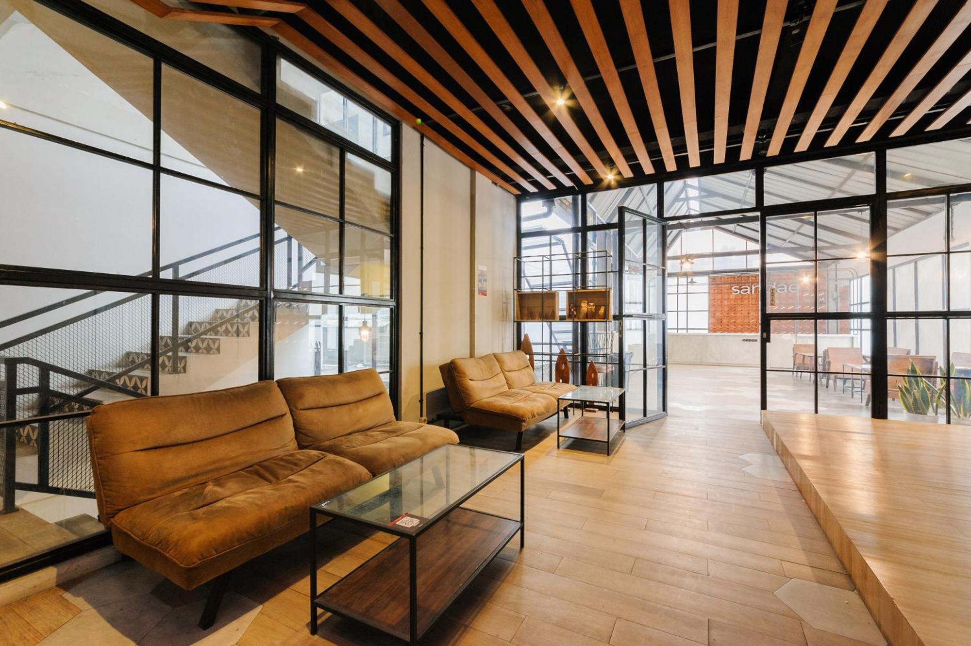 Guest house Urbanview Caverna Gandaria By Reddoorz