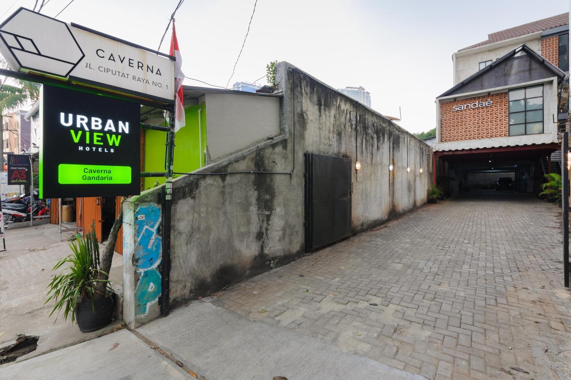 Urbanview Caverna Gandaria By Reddoorz