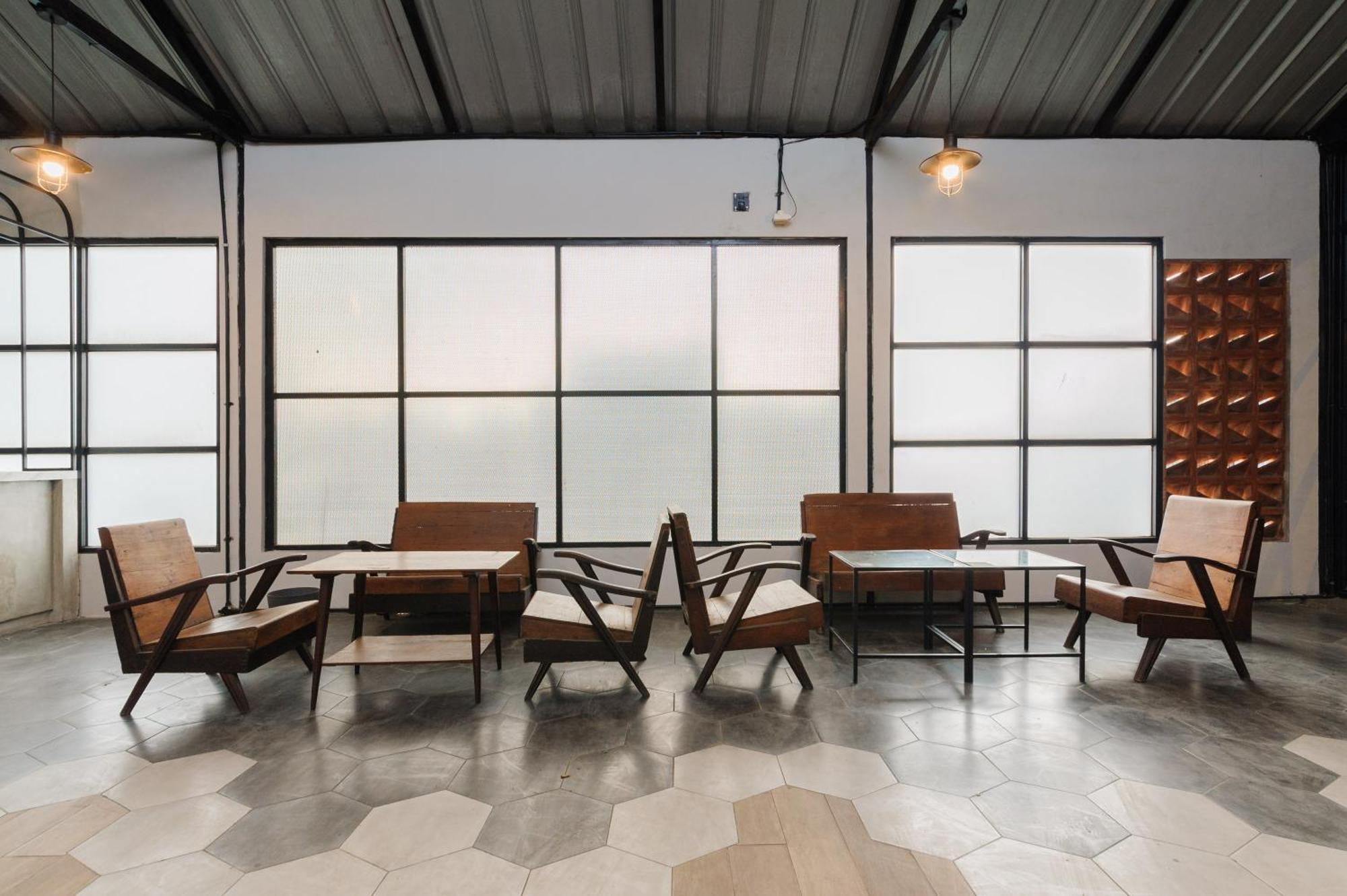 Urbanview Caverna Gandaria By Reddoorz
