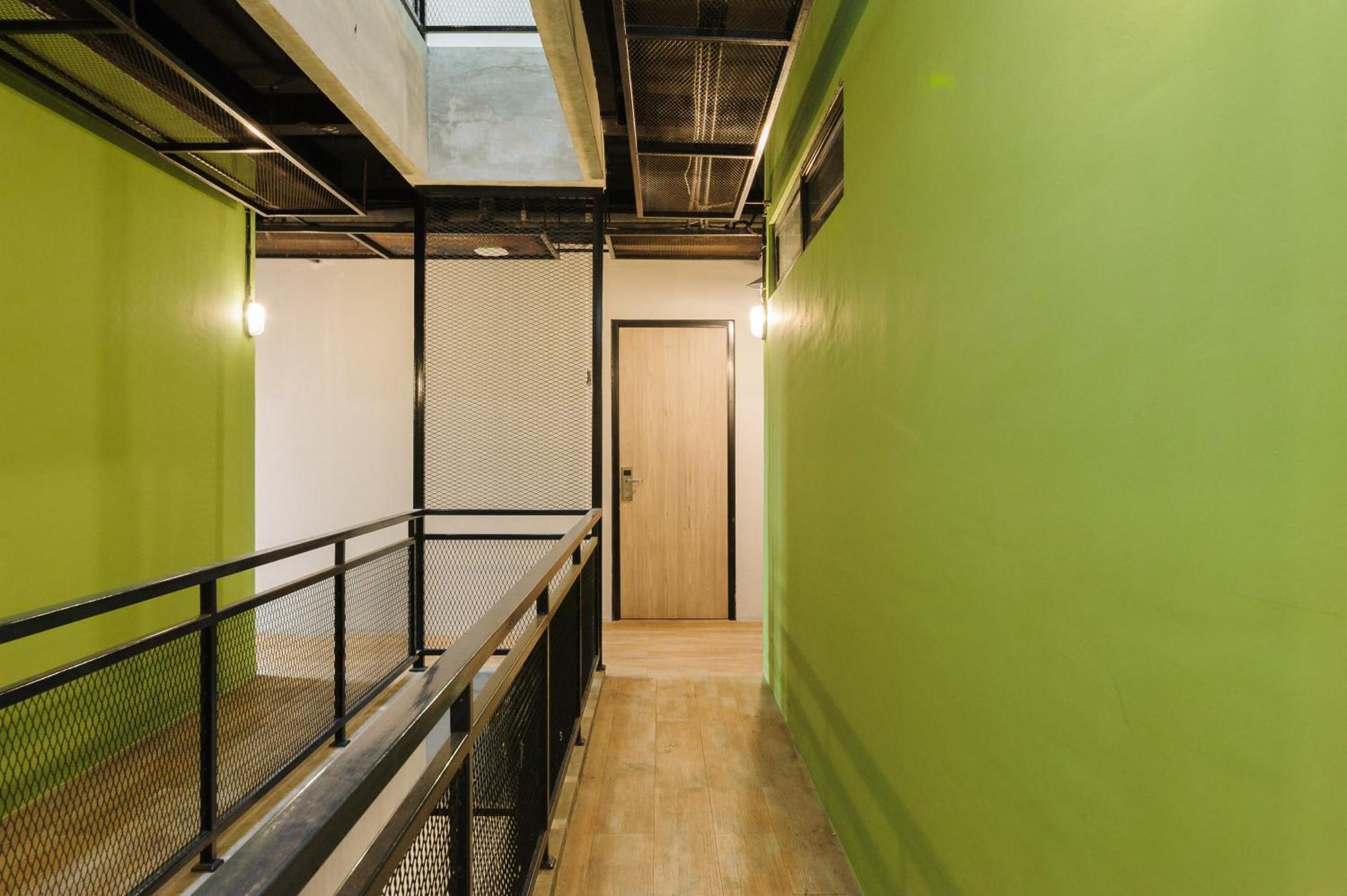 Urbanview Caverna Gandaria By Reddoorz Jakarta