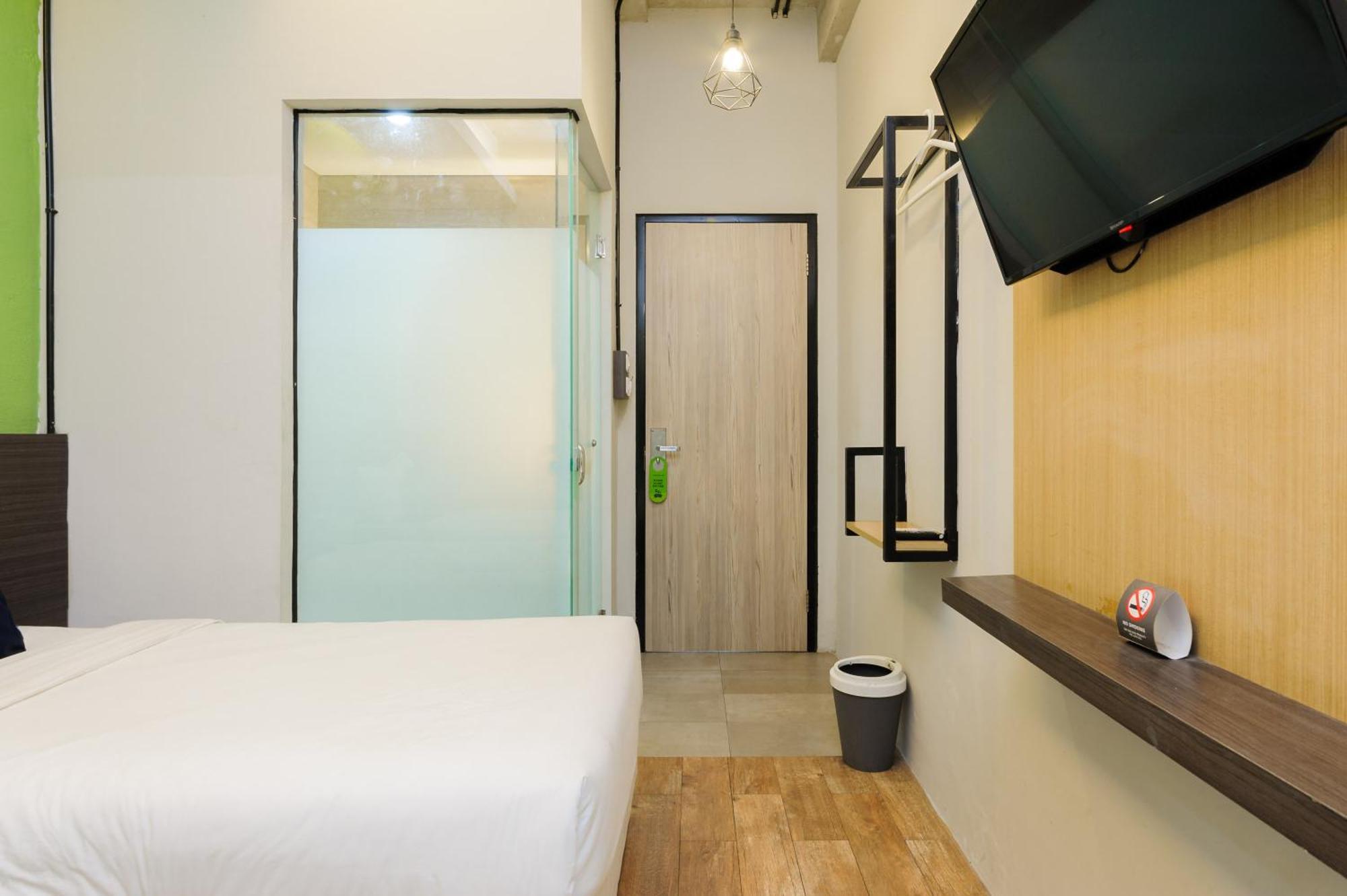 Urbanview Caverna Gandaria By Reddoorz 3*