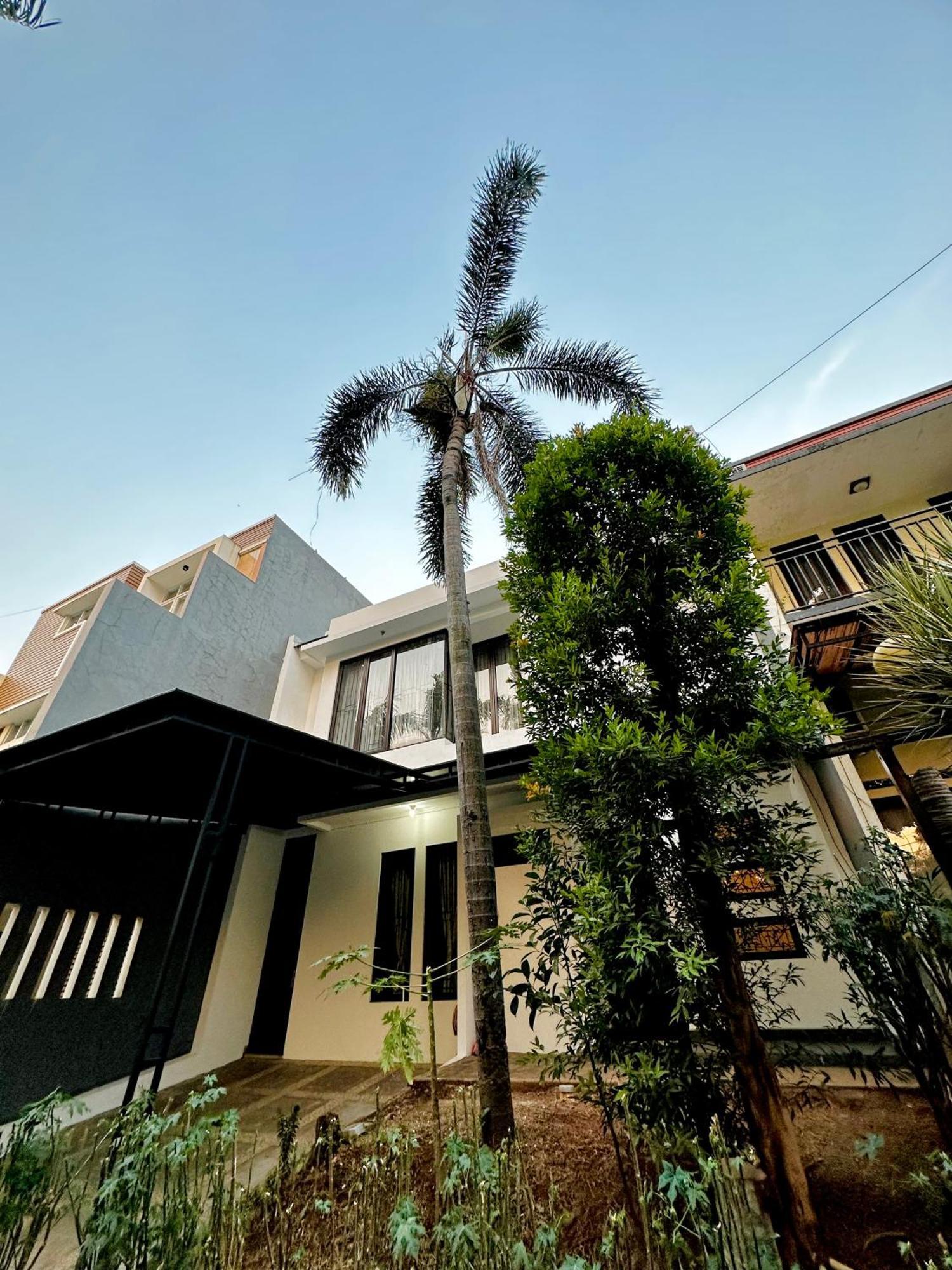 Bahay bakasyunan 4-bedroom In South Nuansa Swadarma By Le Ciel Hospitality Jakarta