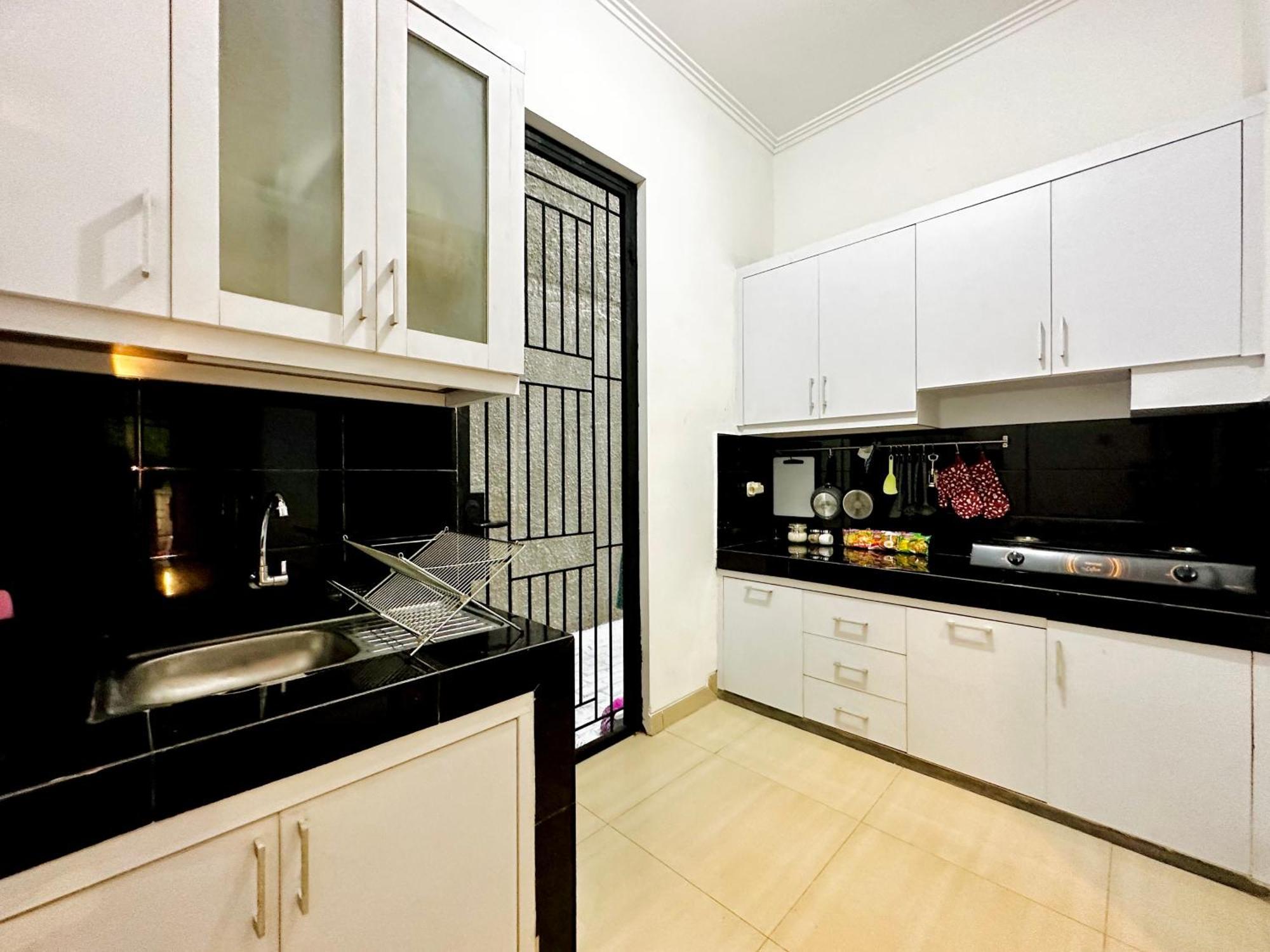 4-bedroom In South Nuansa Swadarma By Le Ciel Hospitality Jakarta