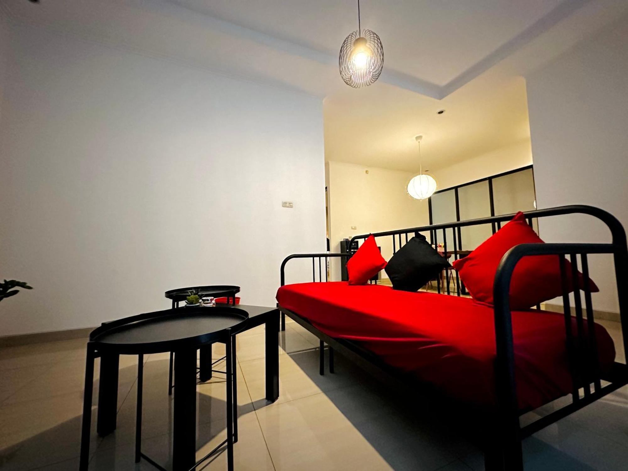 Bahay bakasyunan 4-bedroom In South Nuansa Swadarma By Le Ciel Hospitality Jakarta