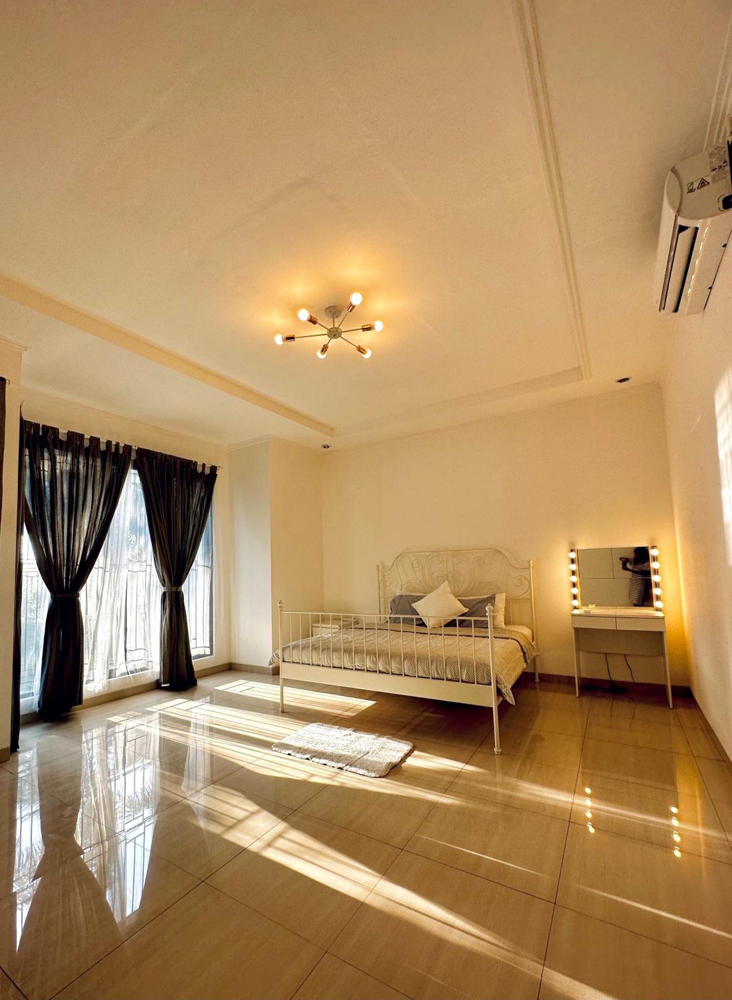 4-bedroom In South Nuansa Swadarma By Le Ciel Hospitality Bahay bakasyunan Jakarta