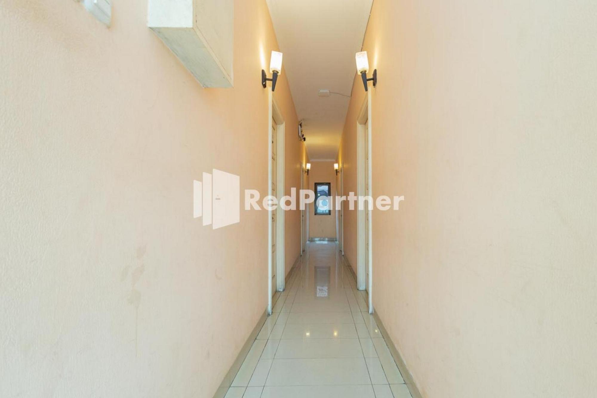Star Jaksa Mitra Reddoorz Hotel