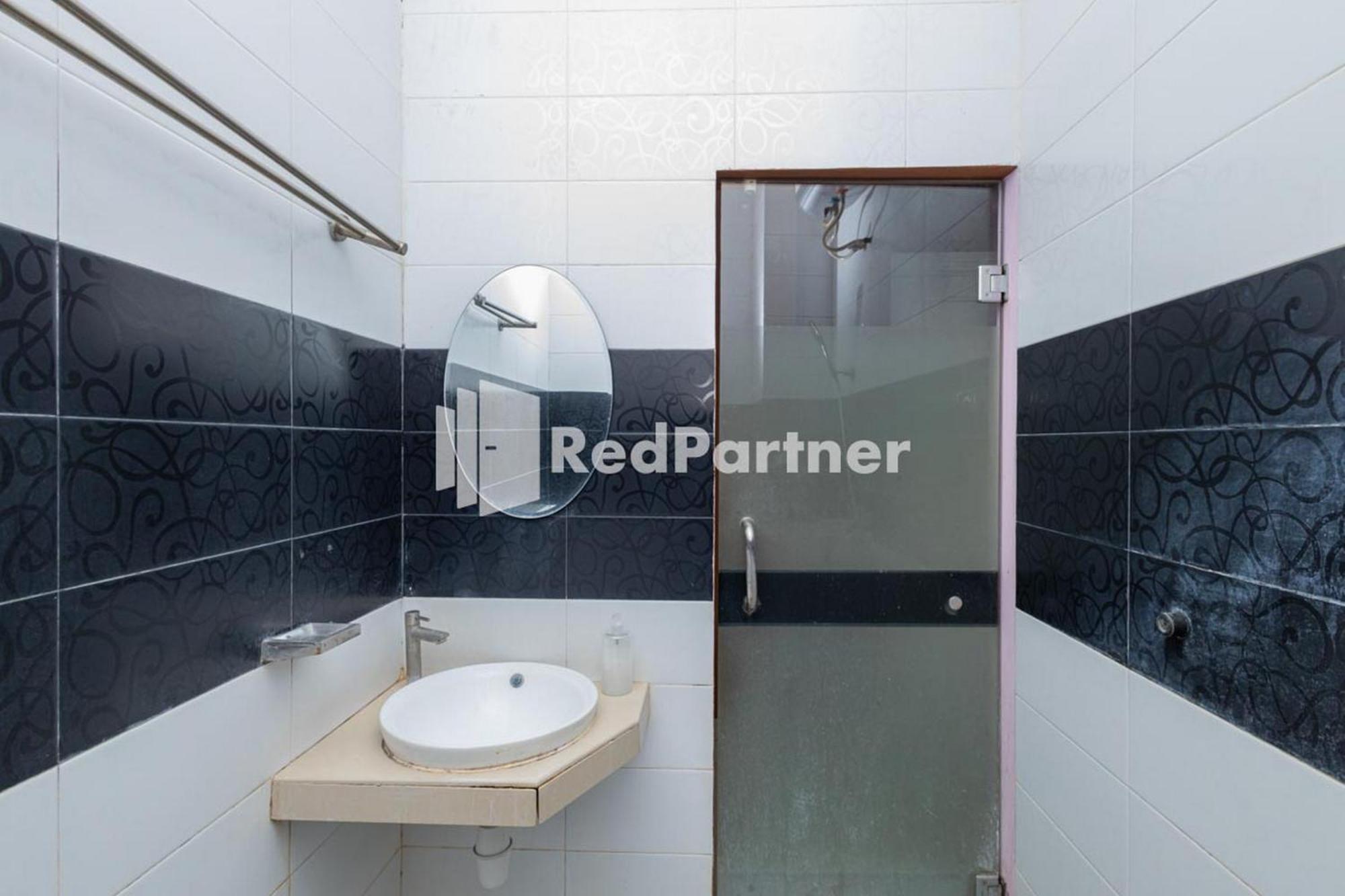 Star Jaksa Mitra Reddoorz Hotel 2*