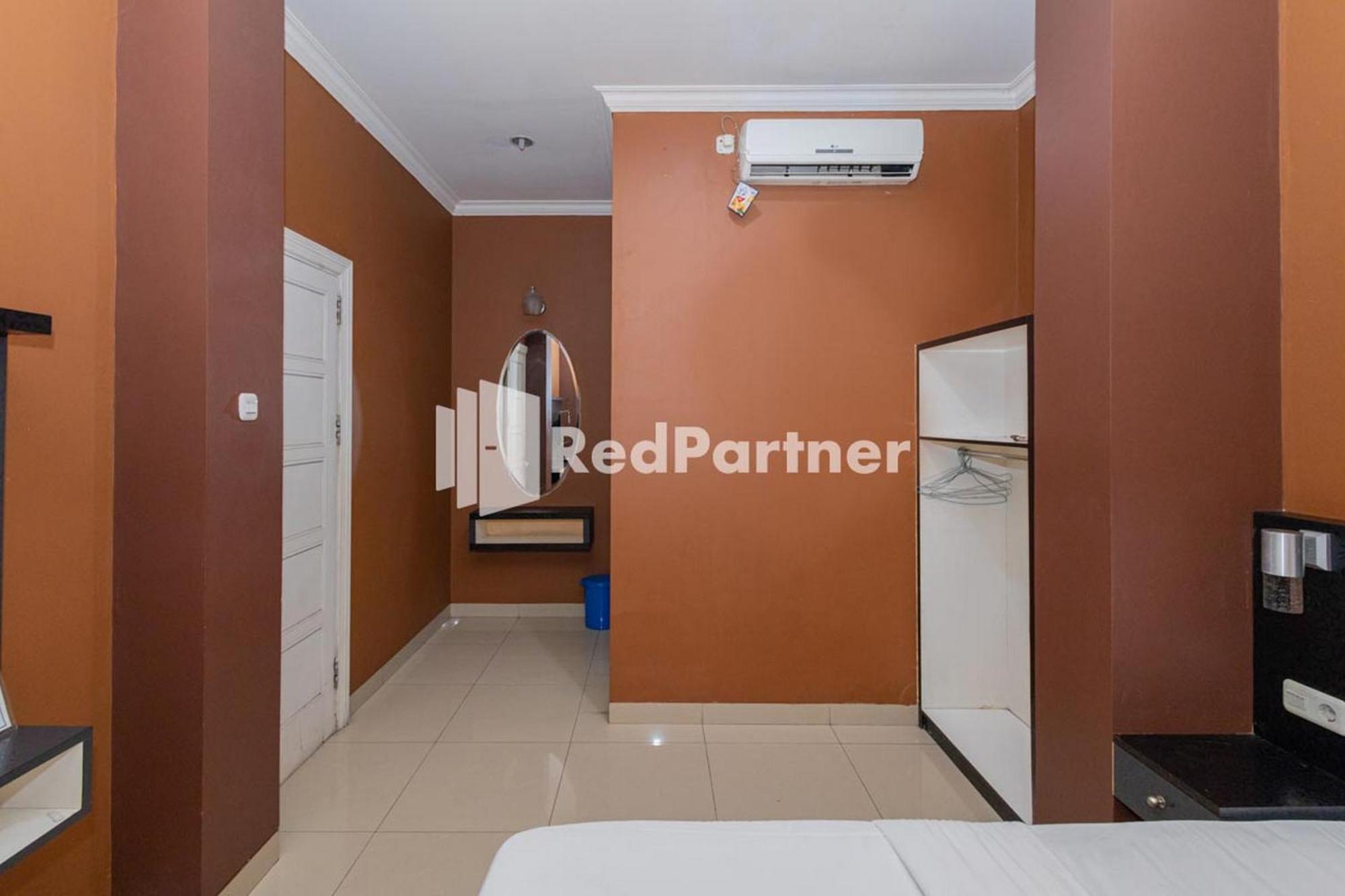 Star Jaksa Mitra Reddoorz Jakarta