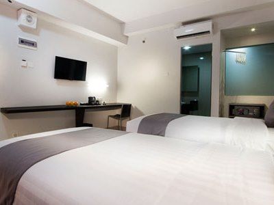 Hotel Neo Tendean By Aston