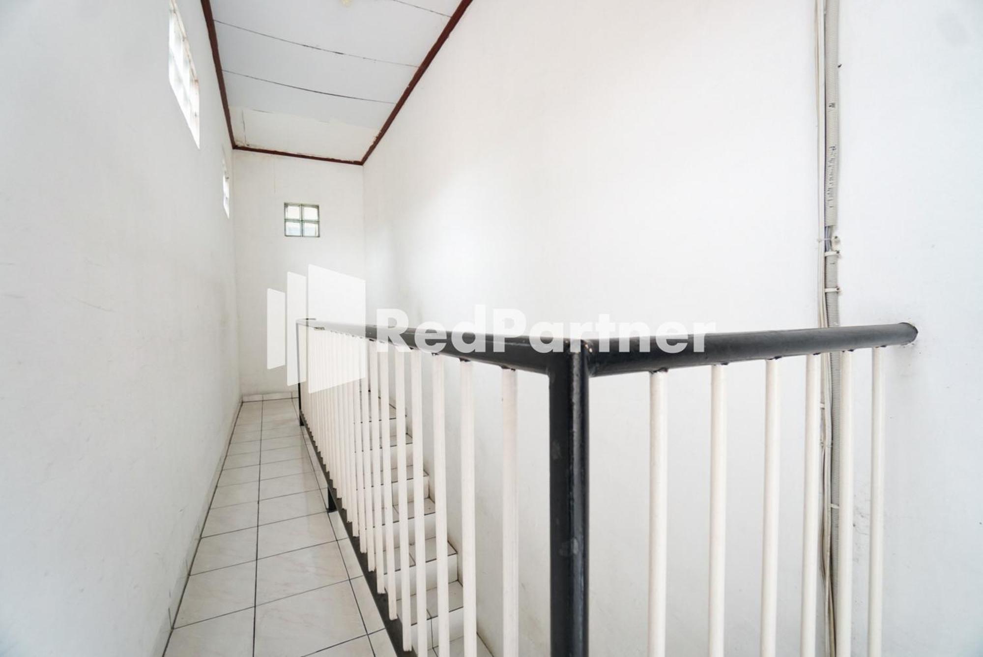 Borobudur Kemayoran Syariah Mitra Reddoorz 2*