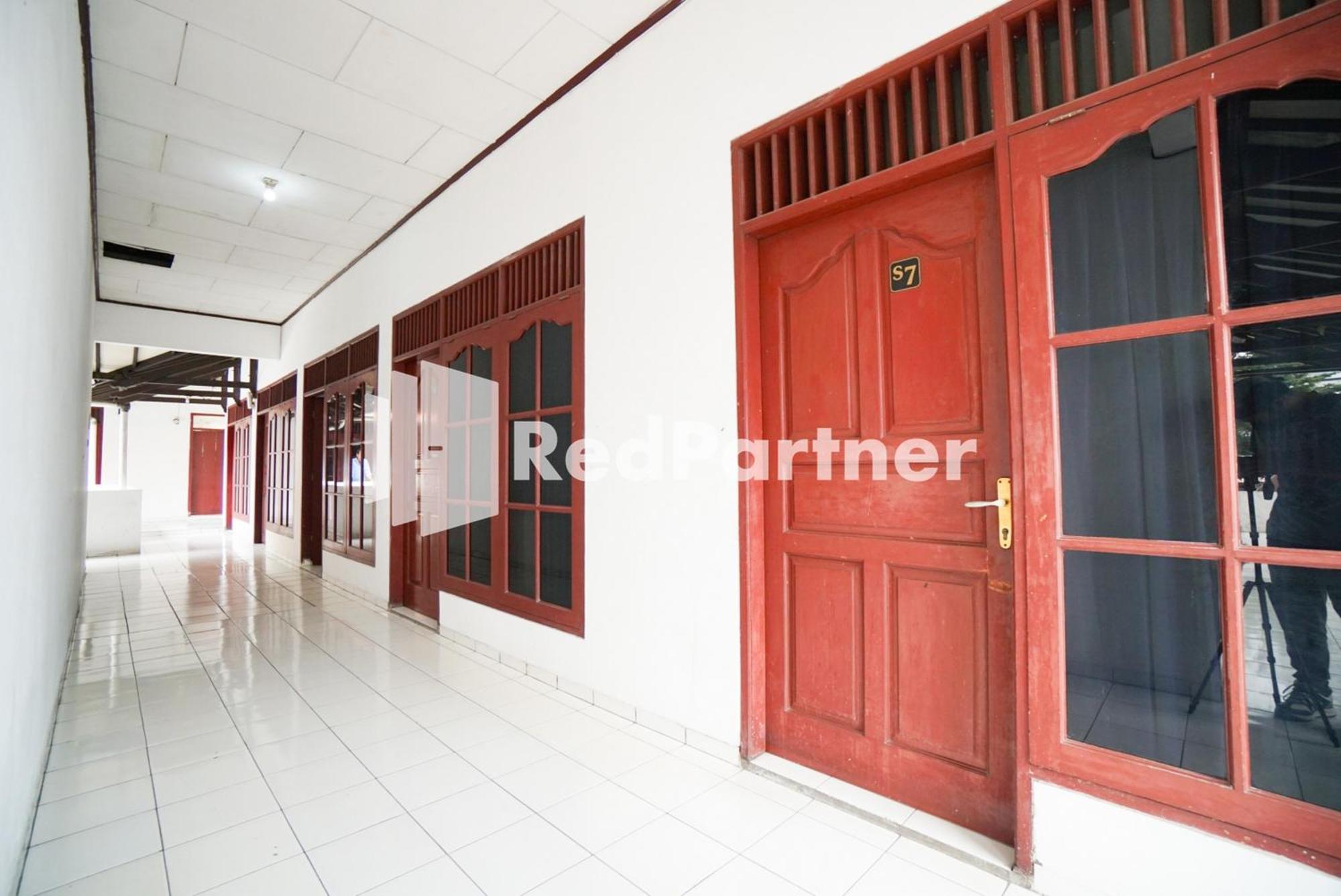 Borobudur Kemayoran Syariah Mitra Reddoorz Hotel