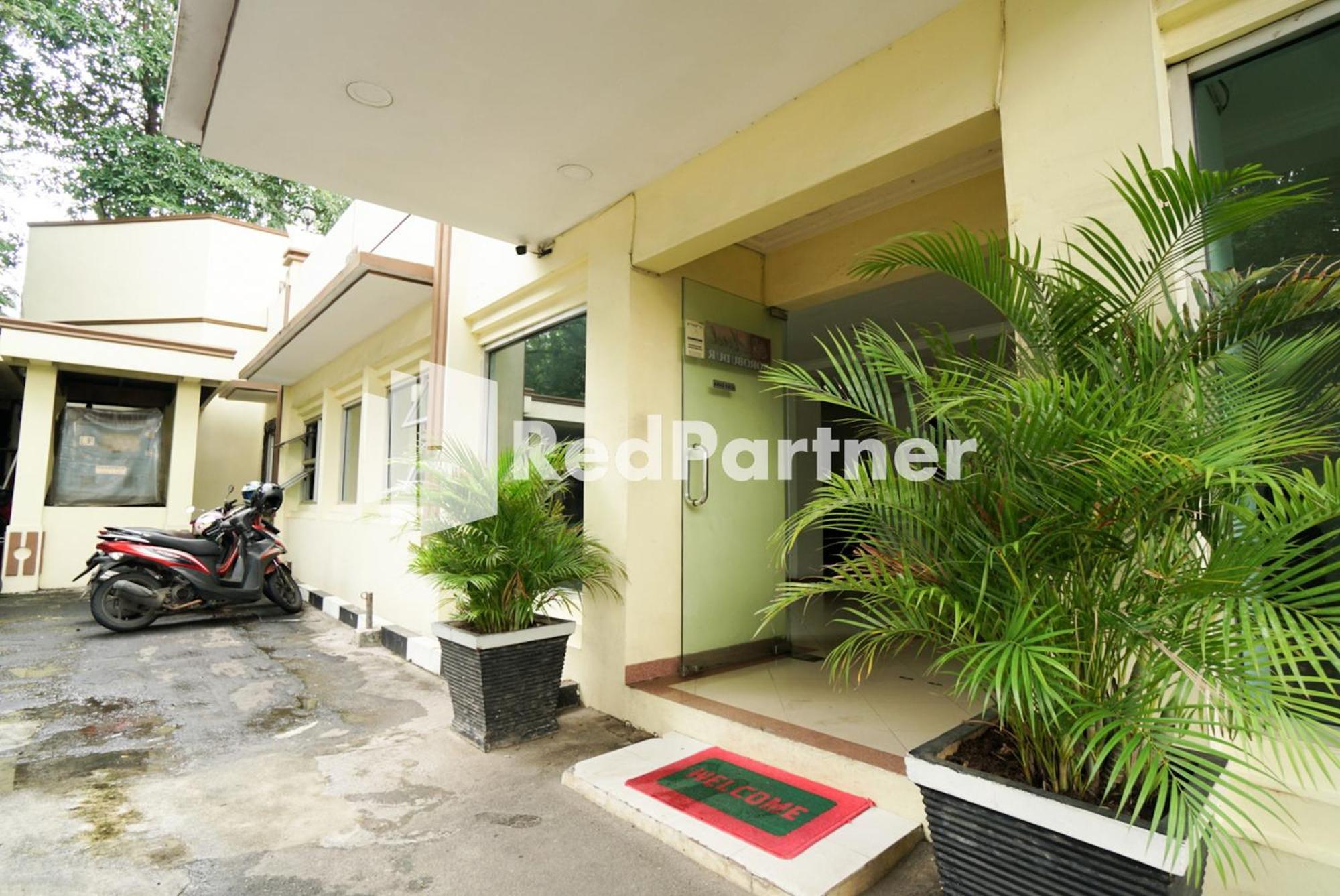Borobudur Kemayoran Syariah Mitra Reddoorz Hotel 2*