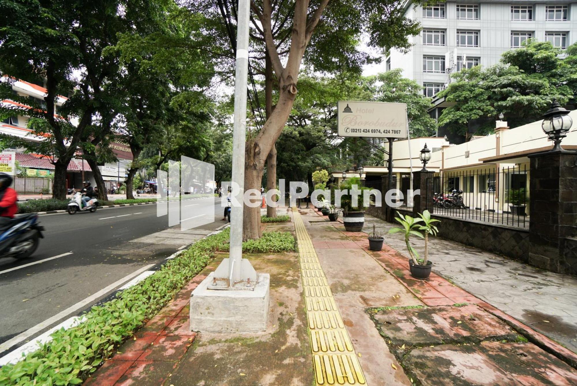 Borobudur Kemayoran Syariah Mitra Reddoorz