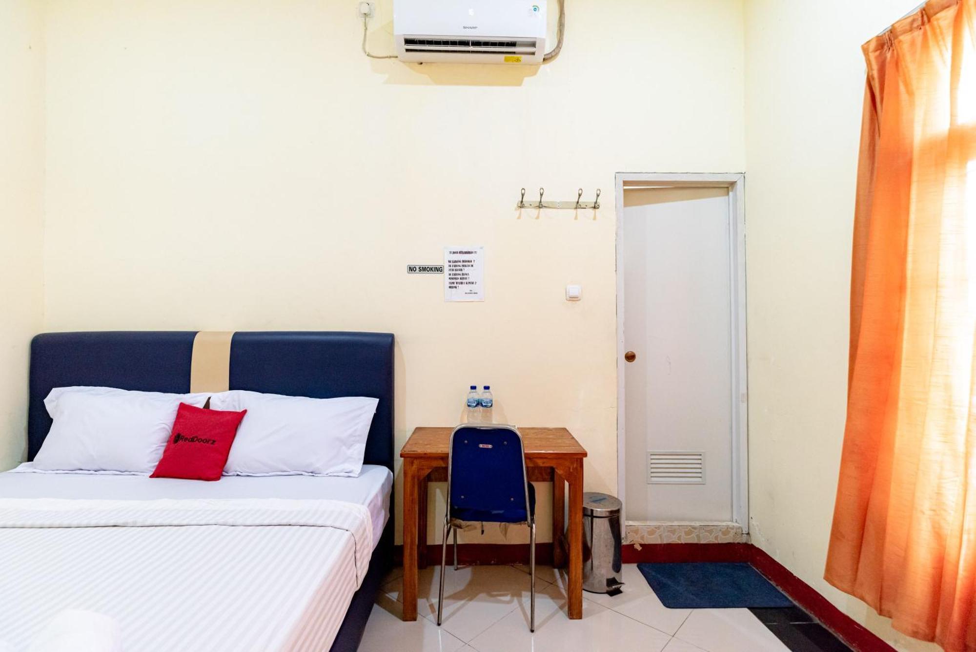 Reddoorz Near Kelapa Gading Hotel 2*