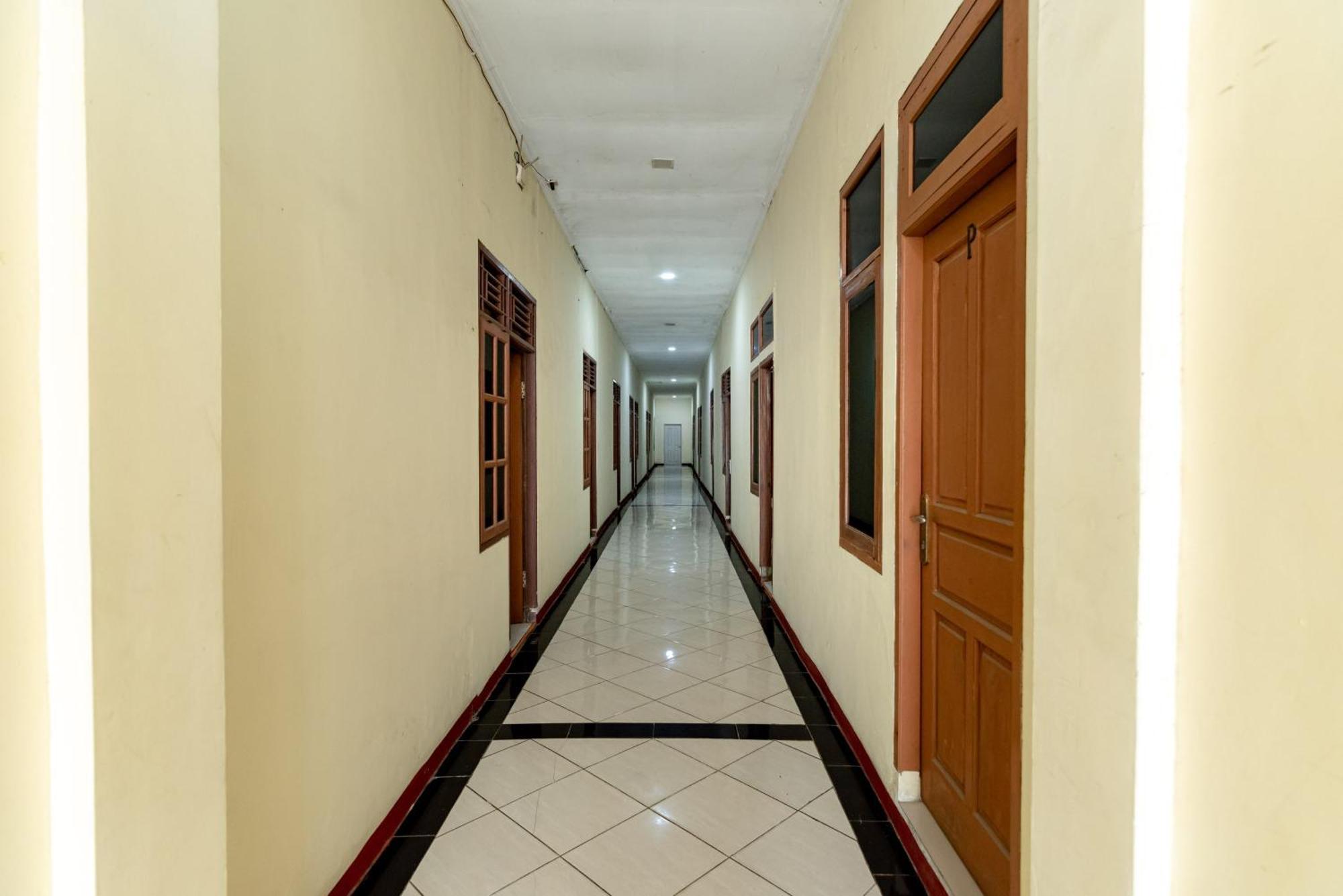 Reddoorz Near Kelapa Gading 2* Jakarta