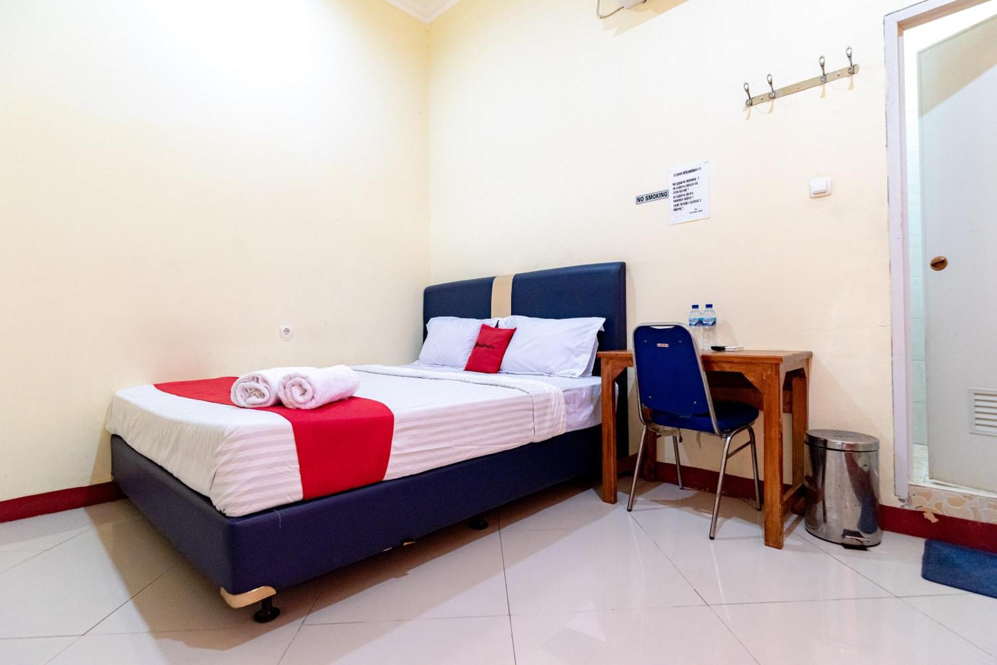 Hotel Reddoorz Near Kelapa Gading