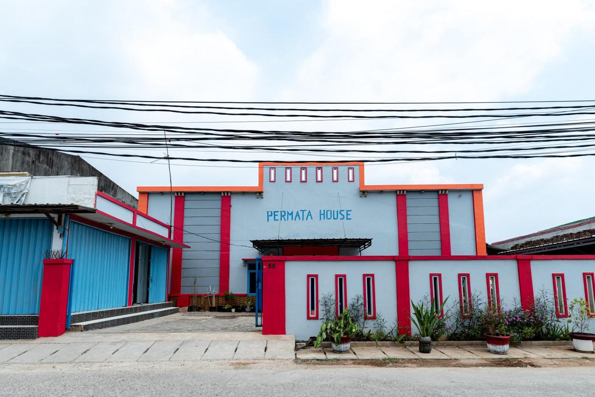 Hotel Reddoorz Near Kelapa Gading 2*