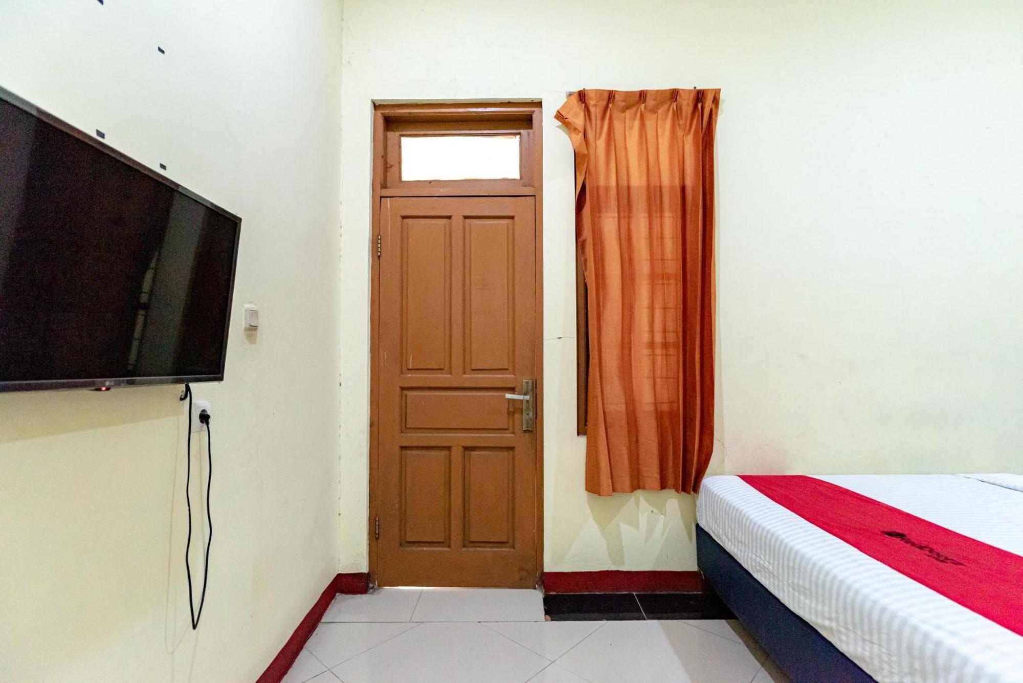Reddoorz Near Kelapa Gading 2* Jakarta